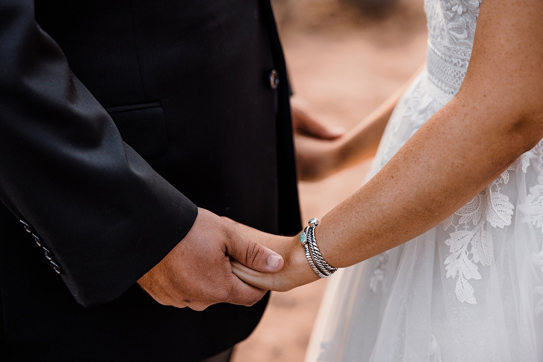 Moab-Elopement-at-Arches-National-Park-and-Dead-Horse-Point-State-Park_0007.jpg