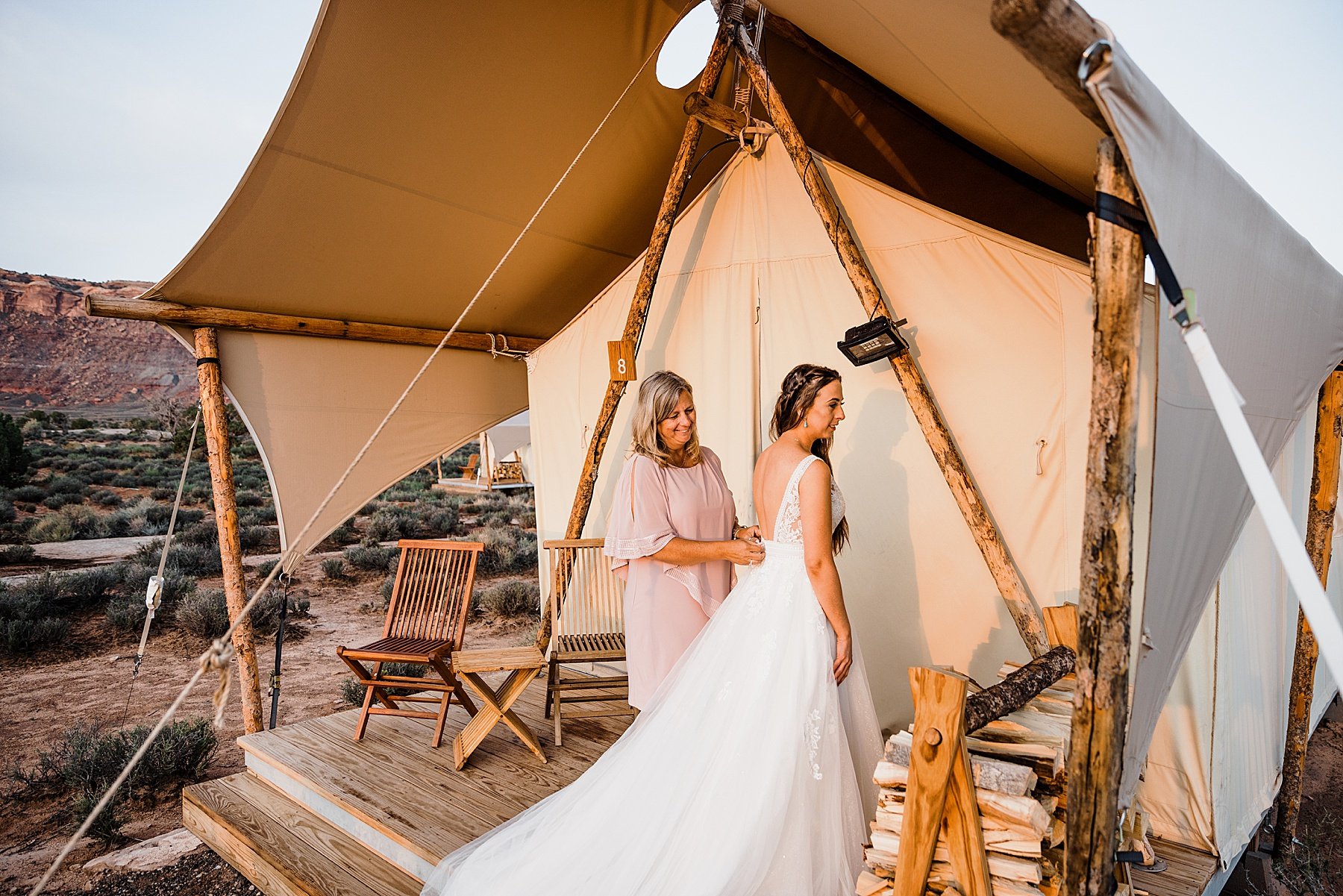 Moab-Elopement-at-Arches-National-Park-and-Dead-Horse-Point-State-Park_0009.jpg