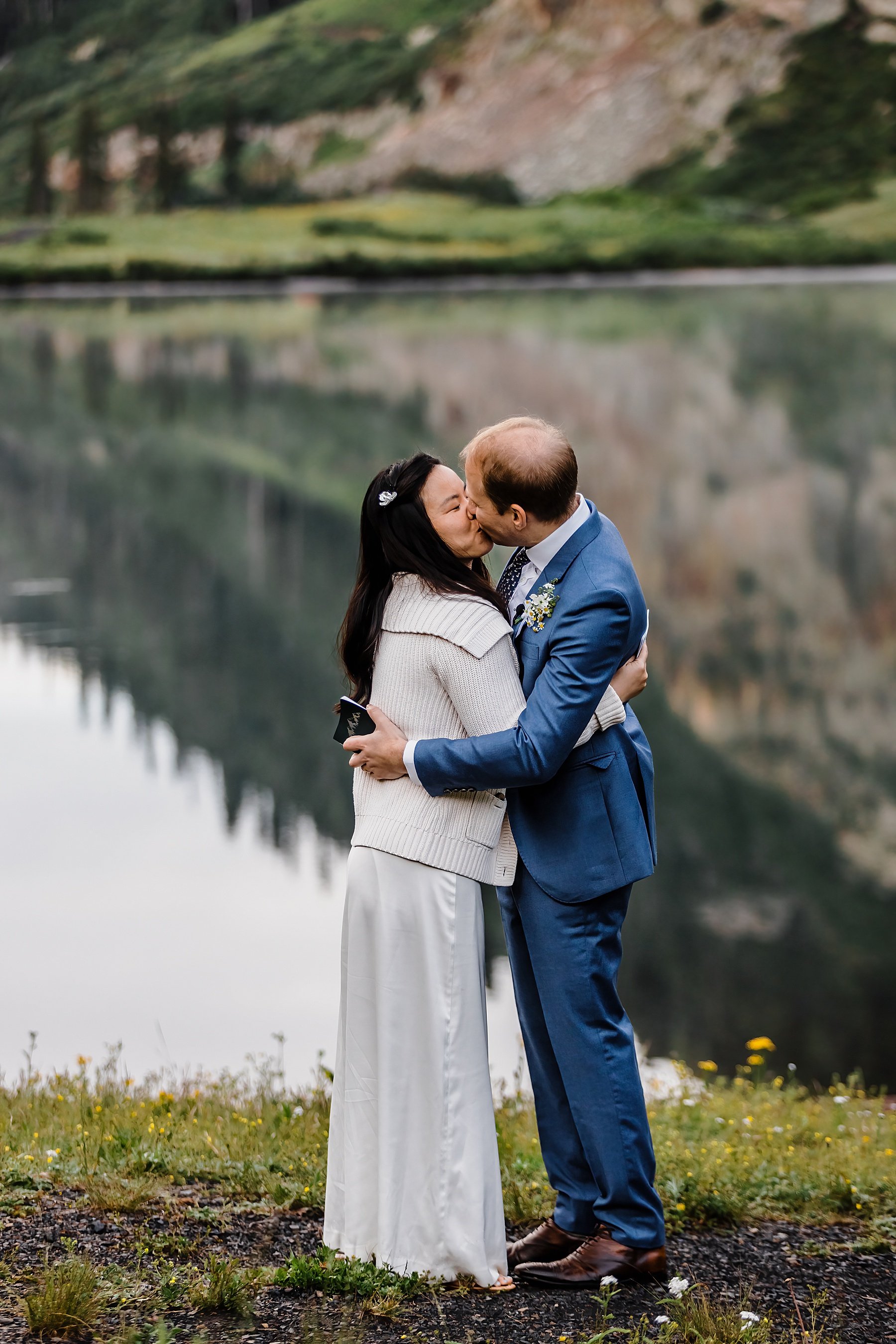 Wildflower-Elopement-in-Crested-Butte-Colorado_0017.jpg