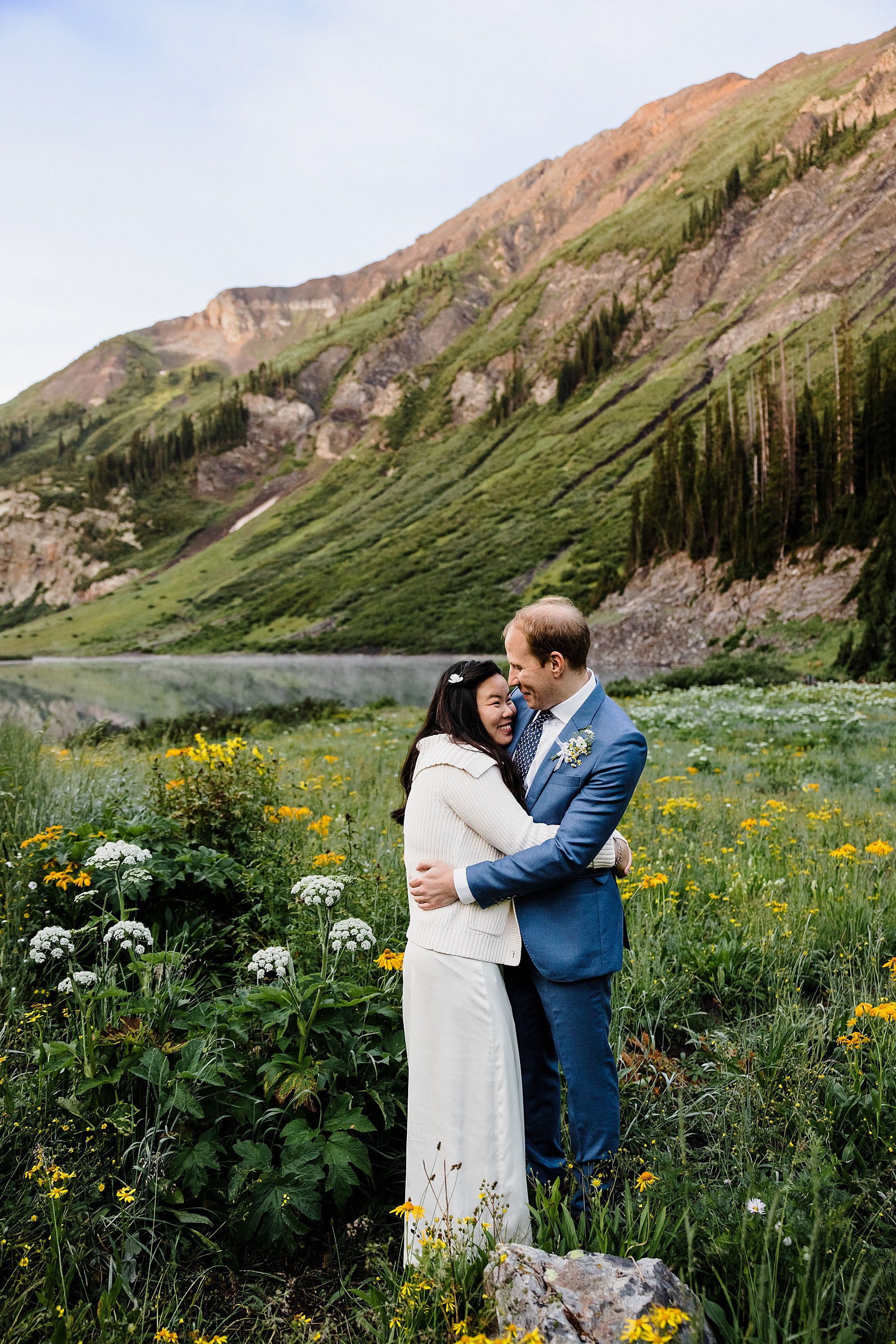 Wildflower-Elopement-in-Crested-Butte-Colorado_0019.jpg