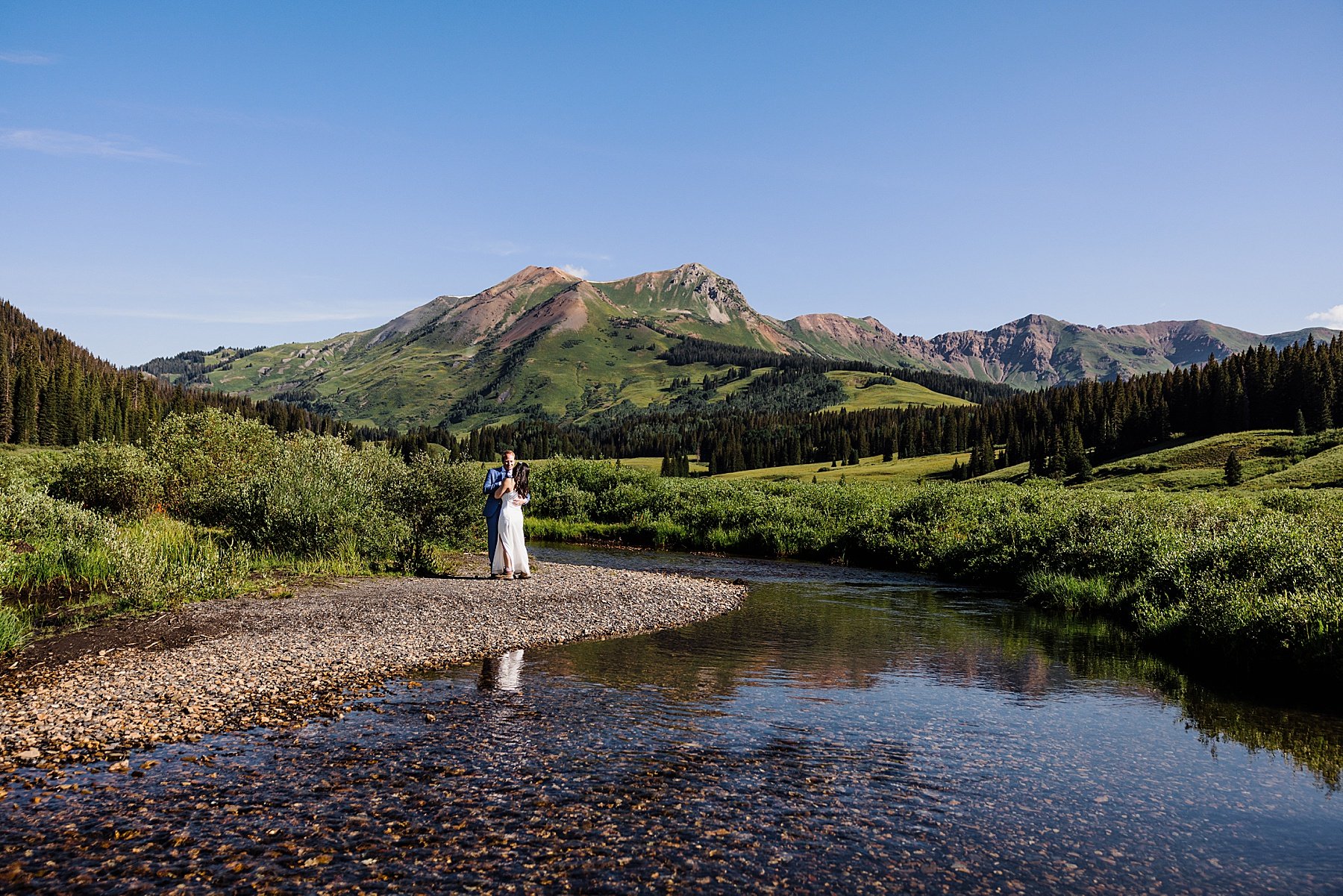 Wildflower-Elopement-in-Crested-Butte-Colorado_0037.jpg