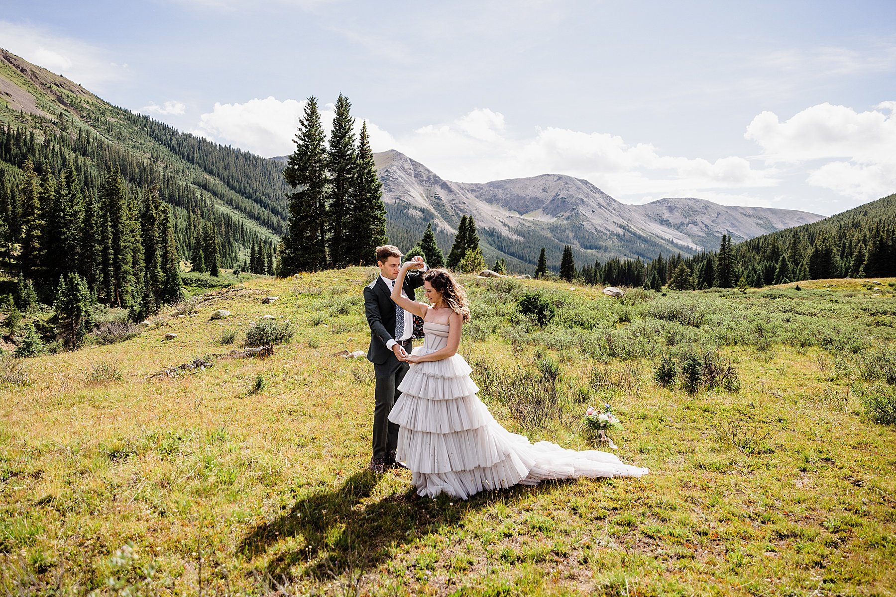 Maroon-Bells-Amphitheater-Elopement-in-Colorado_0074.jpg