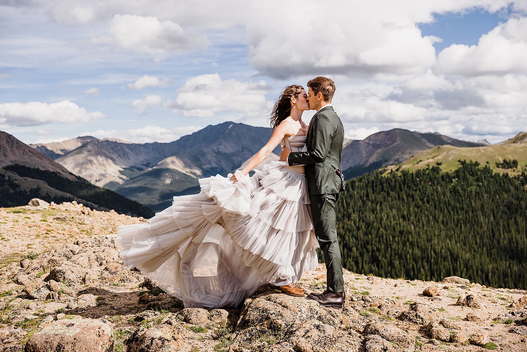 Maroon-Bells-Amphitheater-Elopement-in-Colorado_0080.jpg