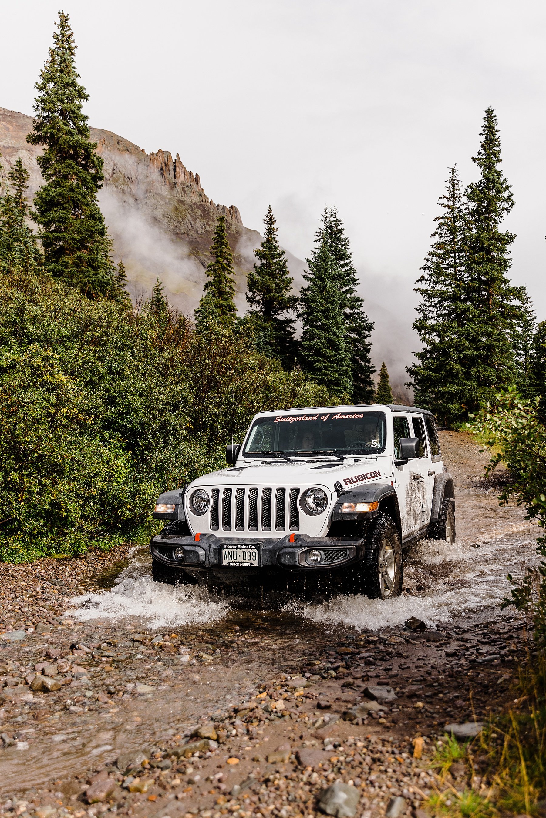 Jeep-Elopement-in-Ouray-Colorado_0029.jpg