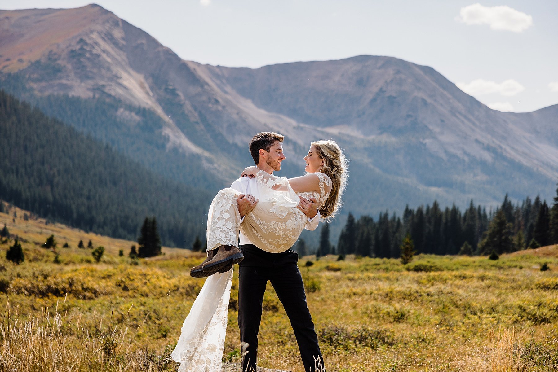 Sunset-Elopement-in-Buena-Vista-Colorado_0031.jpg