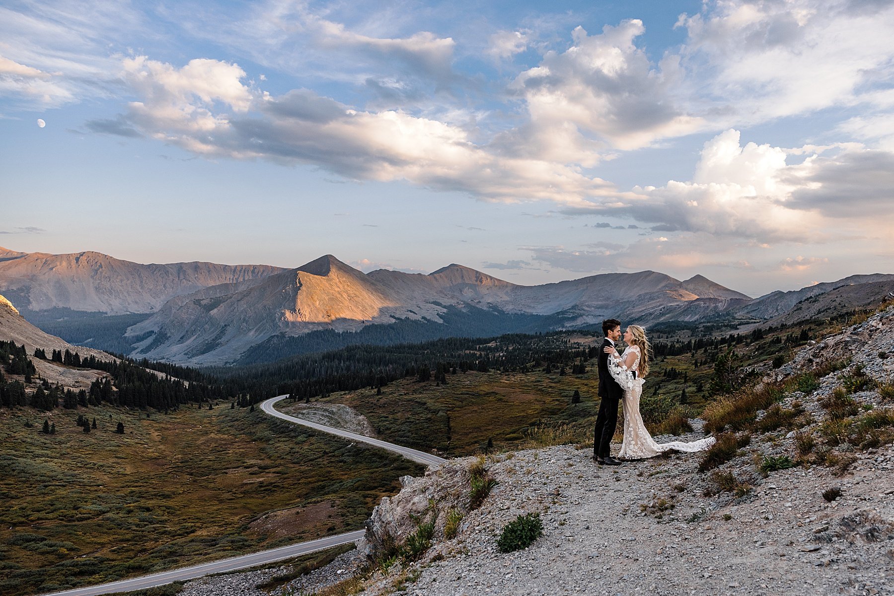 Sunset-Elopement-in-Buena-Vista-Colorado_0054.jpg