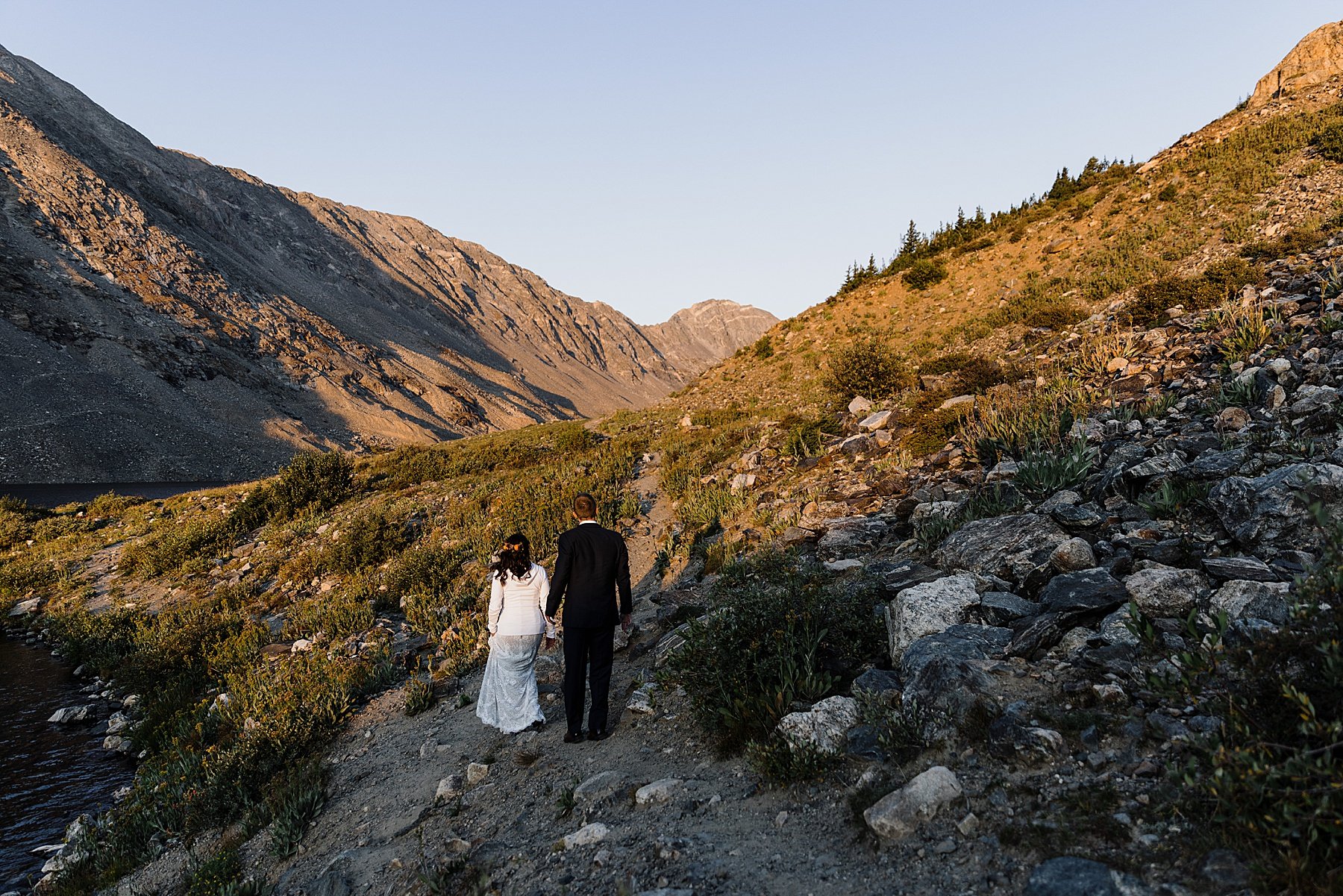 Elopement-with-a-Dog-in-Colorado_0013.jpg