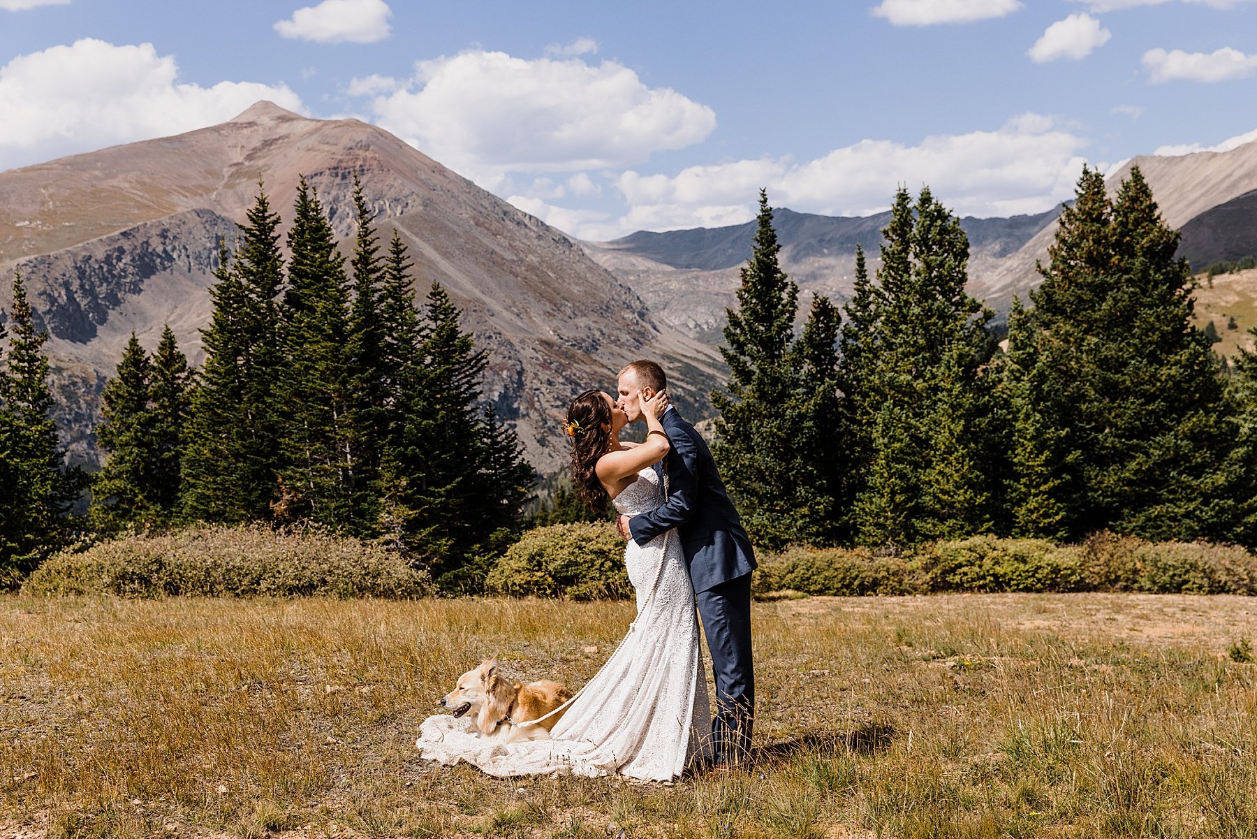 Elopement-with-a-Dog-in-Colorado_0060.jpg
