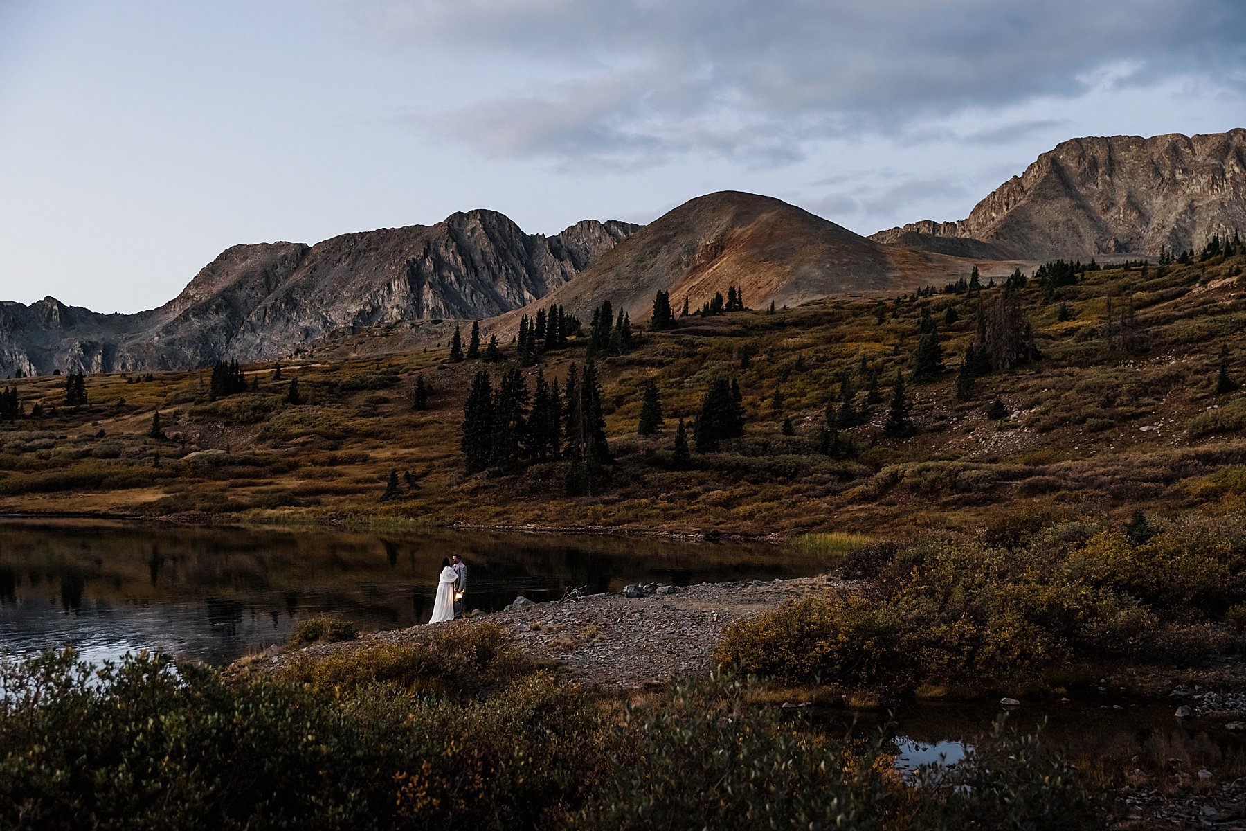 Colorado-Sunrise-Off-Road-Elopement-at-an-Alpine-Lake_0004.jpg