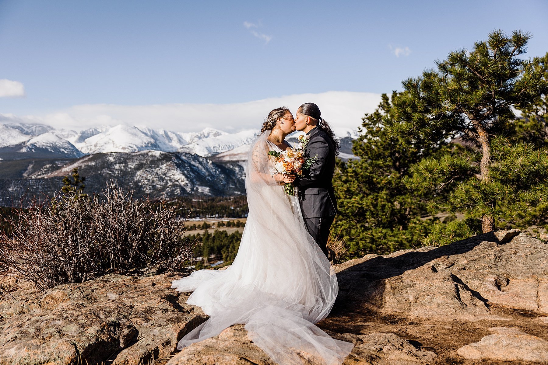 LGBTQ-Elopement-in-Rocky-Mountain-National-Park-Colorado_0021.jpg