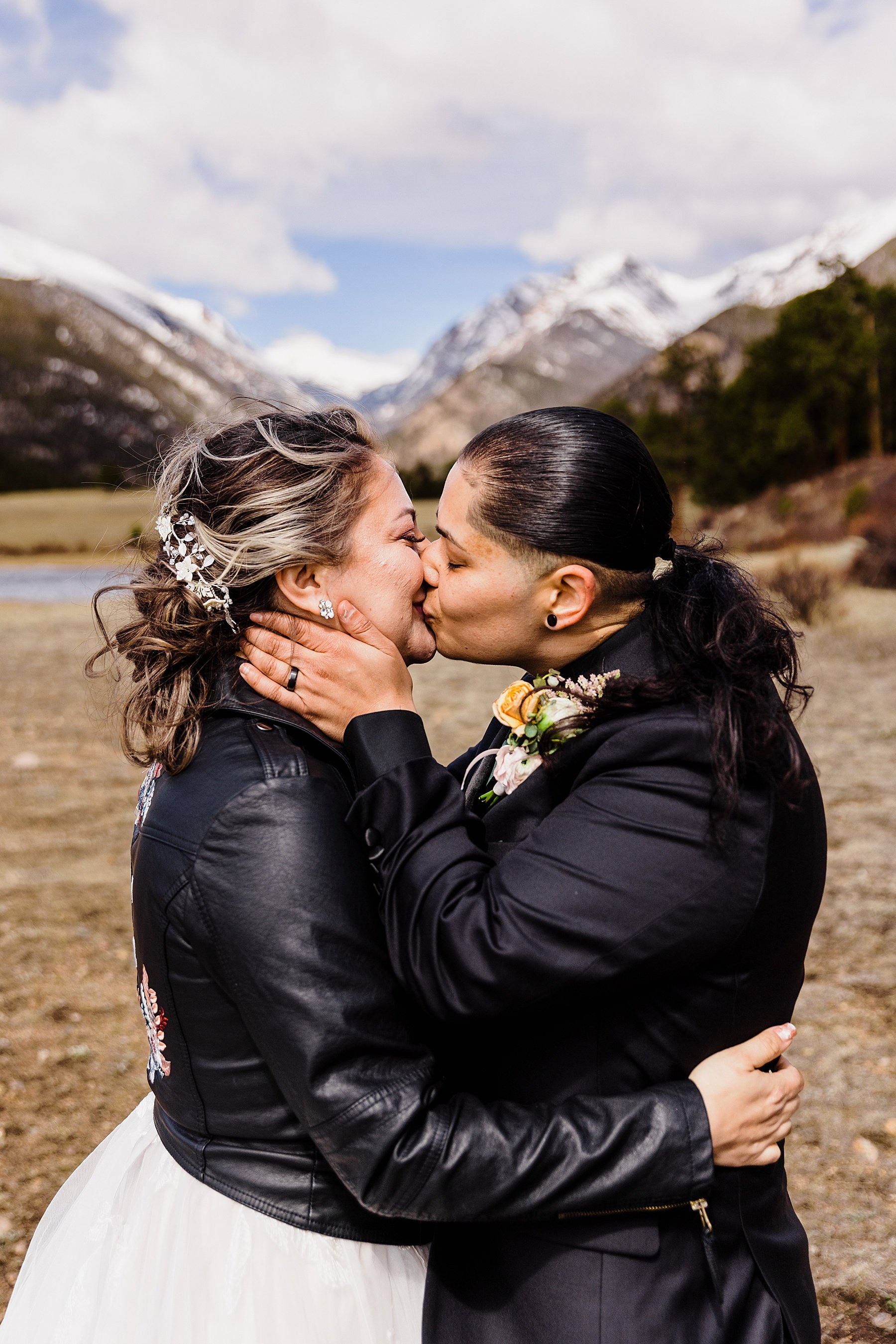 LGBTQ-Elopement-in-Rocky-Mountain-National-Park-Colorado_0041.jpg