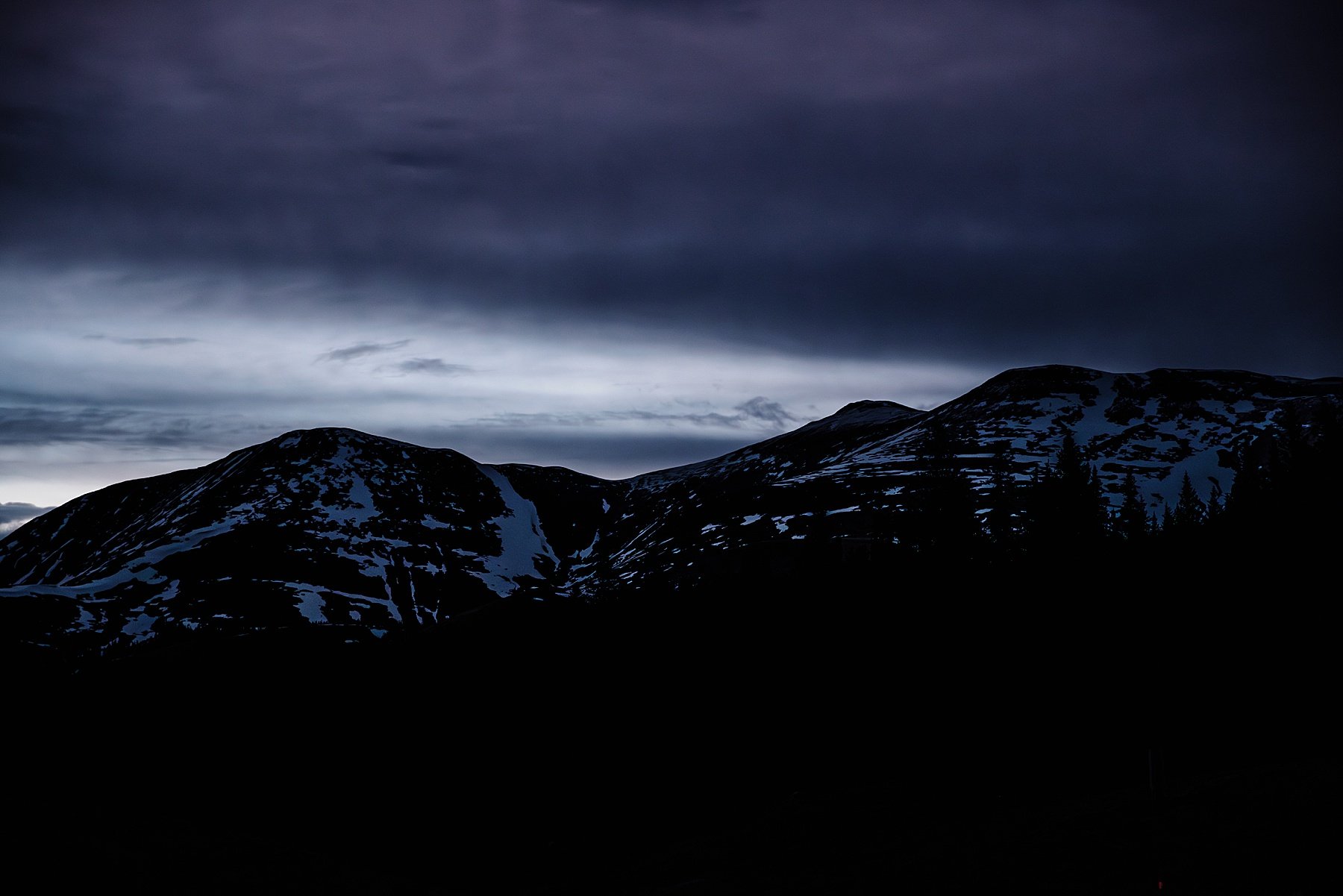 Sunrise-and-Sunset-Elopement-in-Colorado_0001.jpg