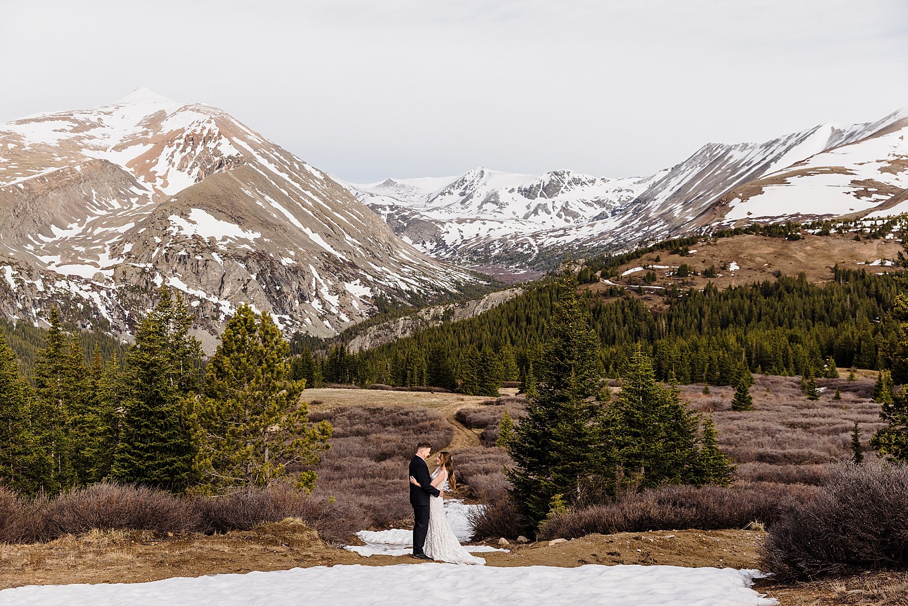 Sunrise-and-Sunset-Elopement-in-Colorado_0022.jpg