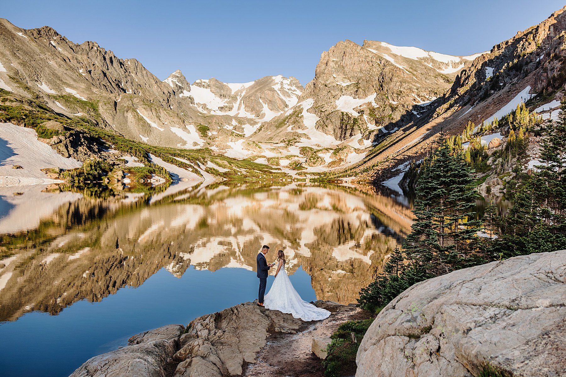 Colorado-Sunrise-Hiking-Elopement-Photographer_0018.jpg