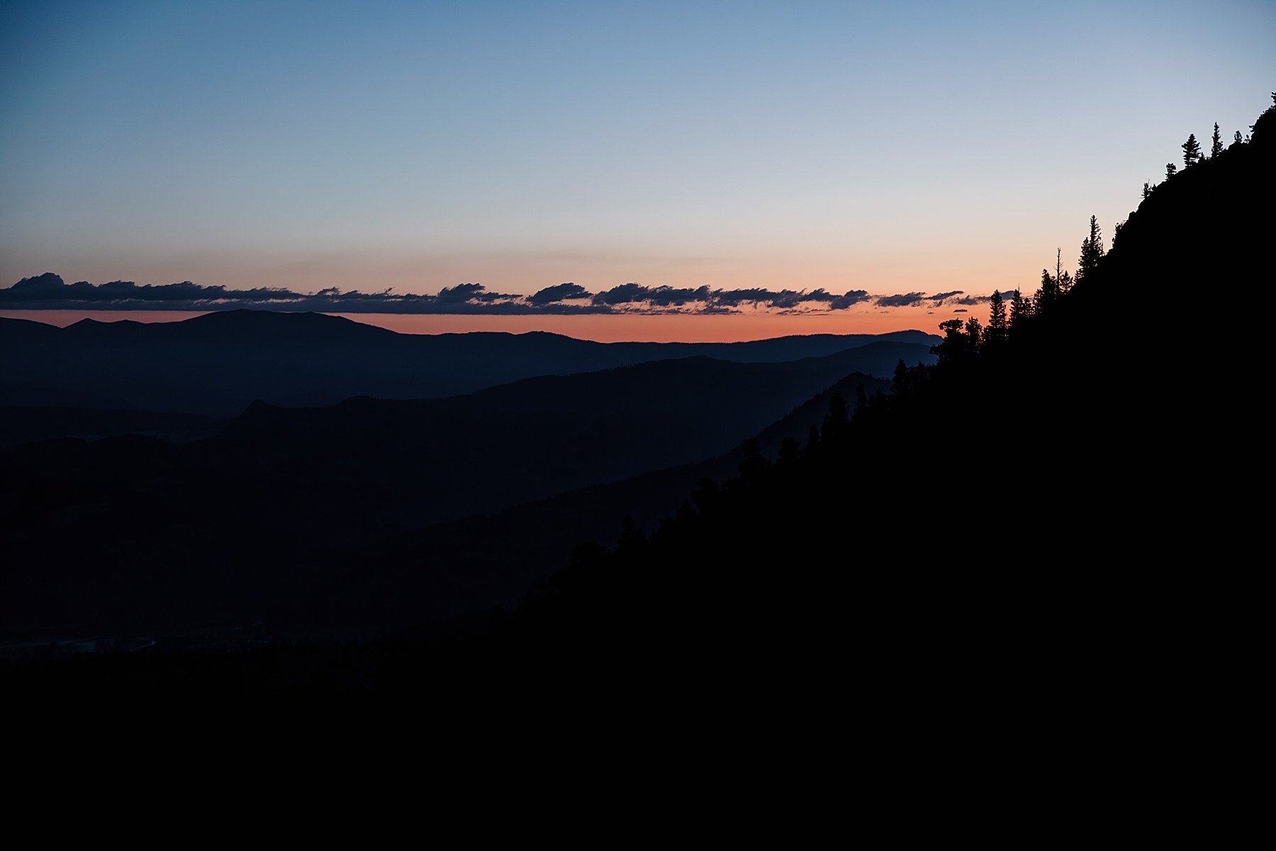 RMNP-Sunrise-Hiking-Elopement-in-Hidden-Valley_0004.jpg