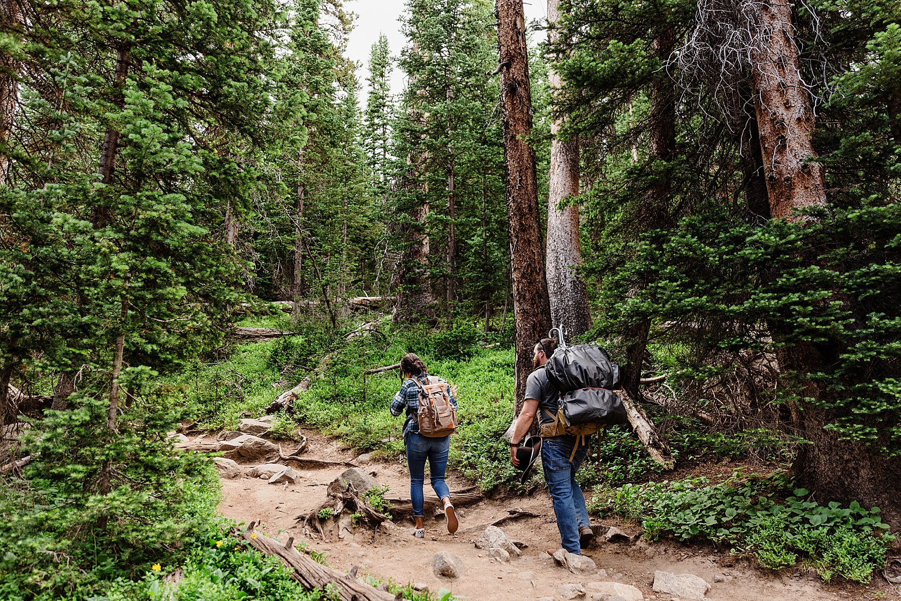 Colorado-Sunset-Hiking-Elopement-at-an-Alpine-Lake_0001.jpg