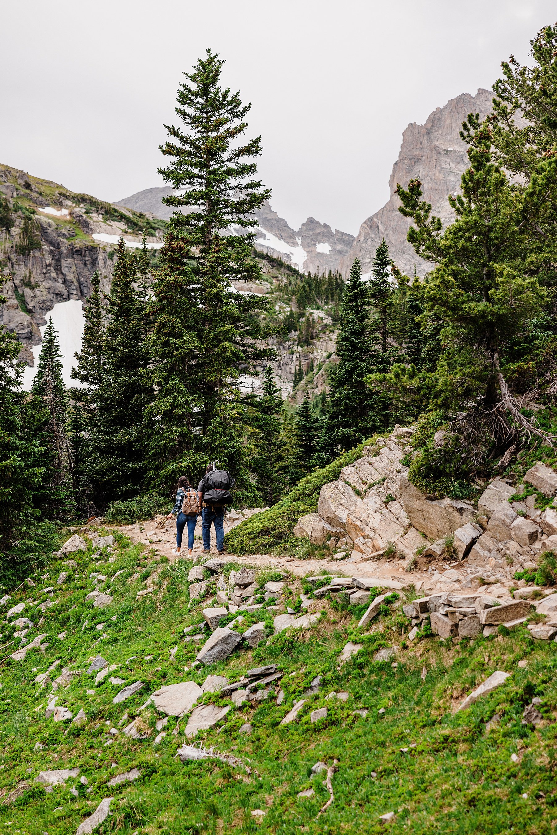 Colorado-Sunset-Hiking-Elopement-at-an-Alpine-Lake_0005.jpg