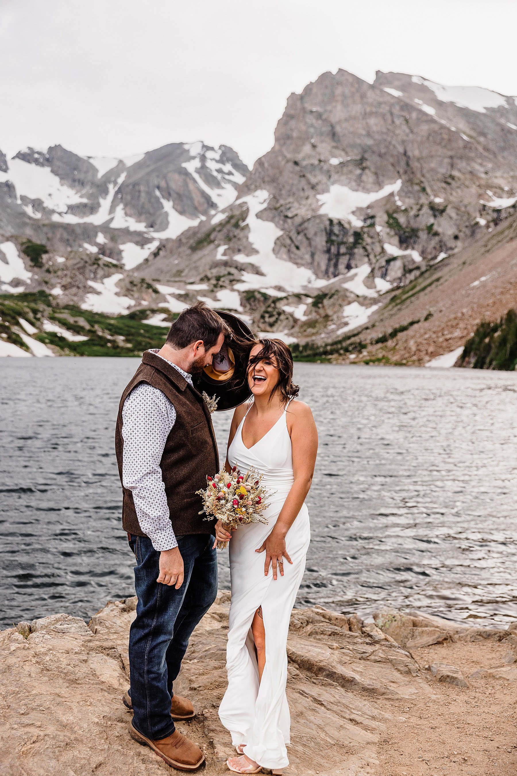 Colorado-Sunset-Hiking-Elopement-at-an-Alpine-Lake_0017.jpg