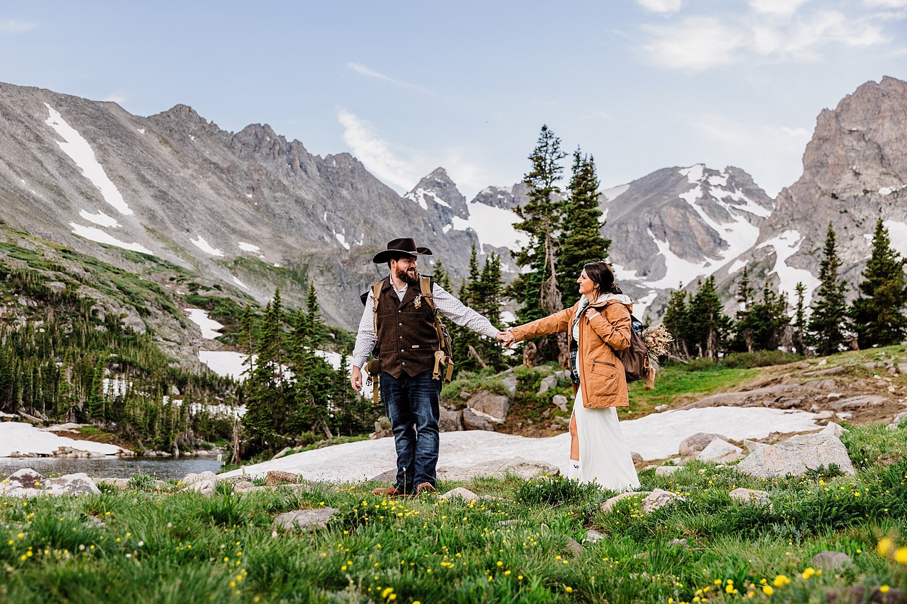 Colorado-Sunset-Hiking-Elopement-at-an-Alpine-Lake_0044.jpg