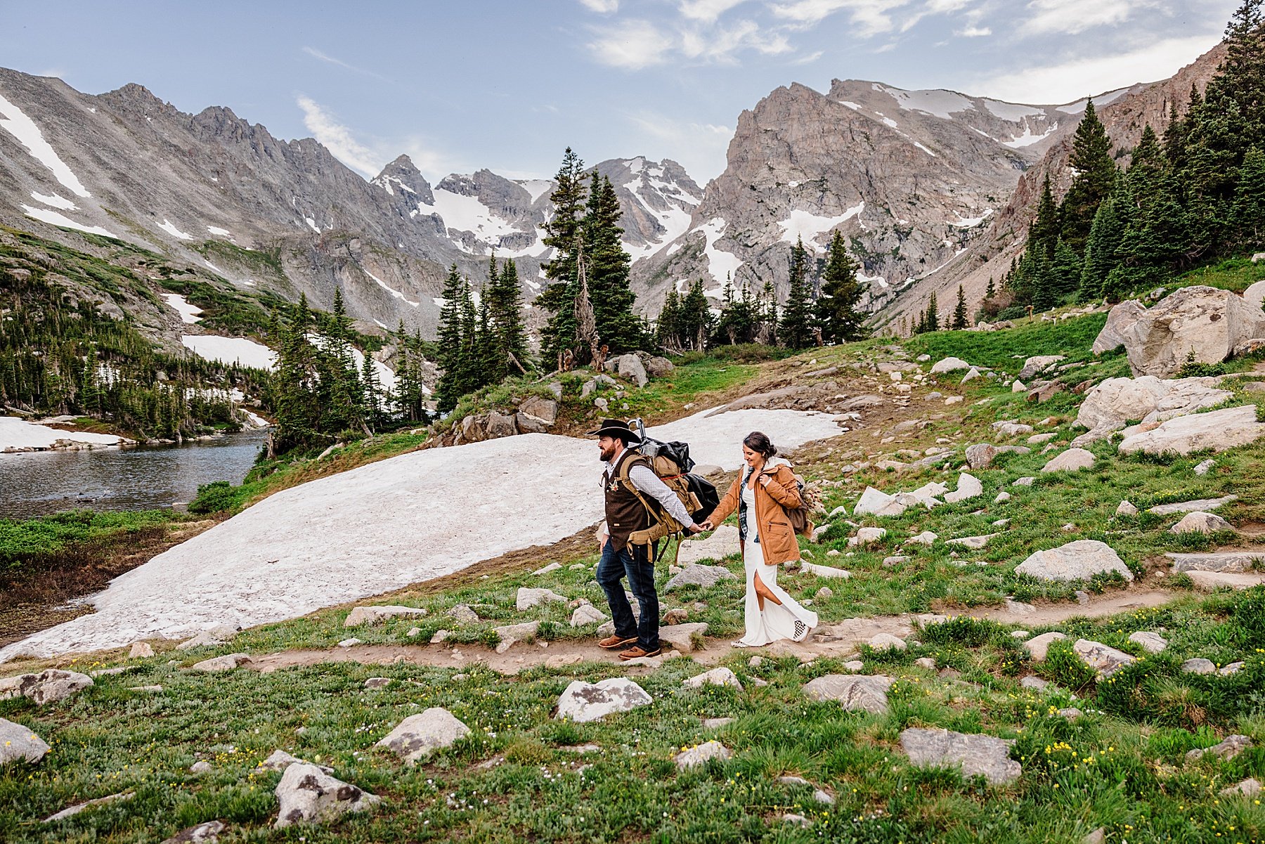 Colorado-Sunset-Hiking-Elopement-at-an-Alpine-Lake_0045.jpg