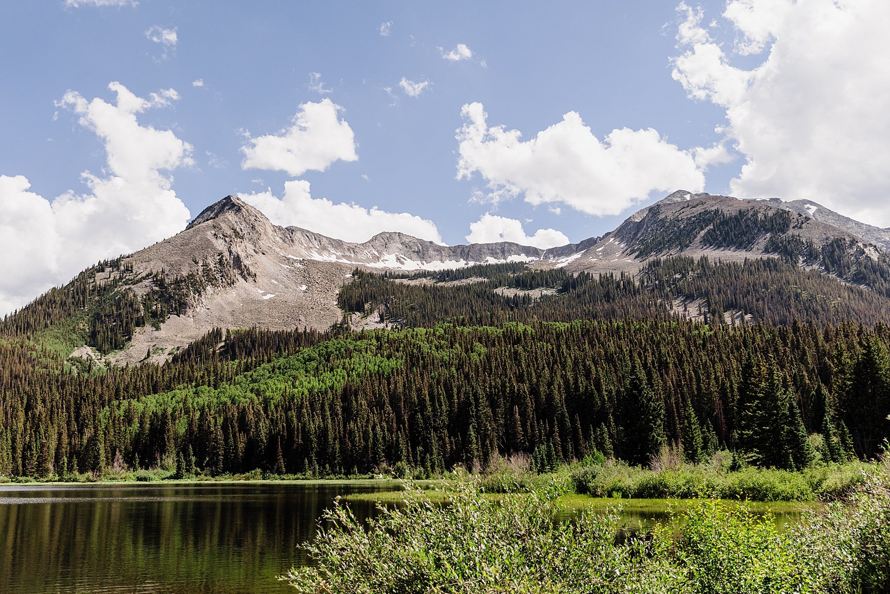 Colorado-Alpine-Lake-Hiking-Elopement-in-Crested-Butte_0002.jpg