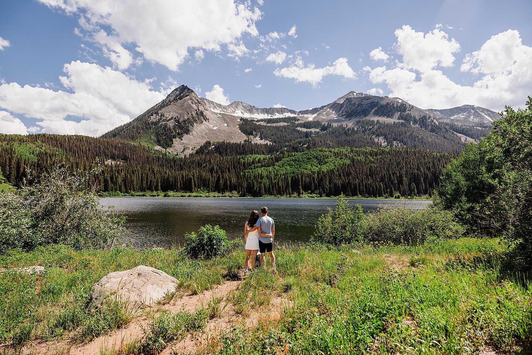 Colorado-Alpine-Lake-Hiking-Elopement-in-Crested-Butte_0003.jpg