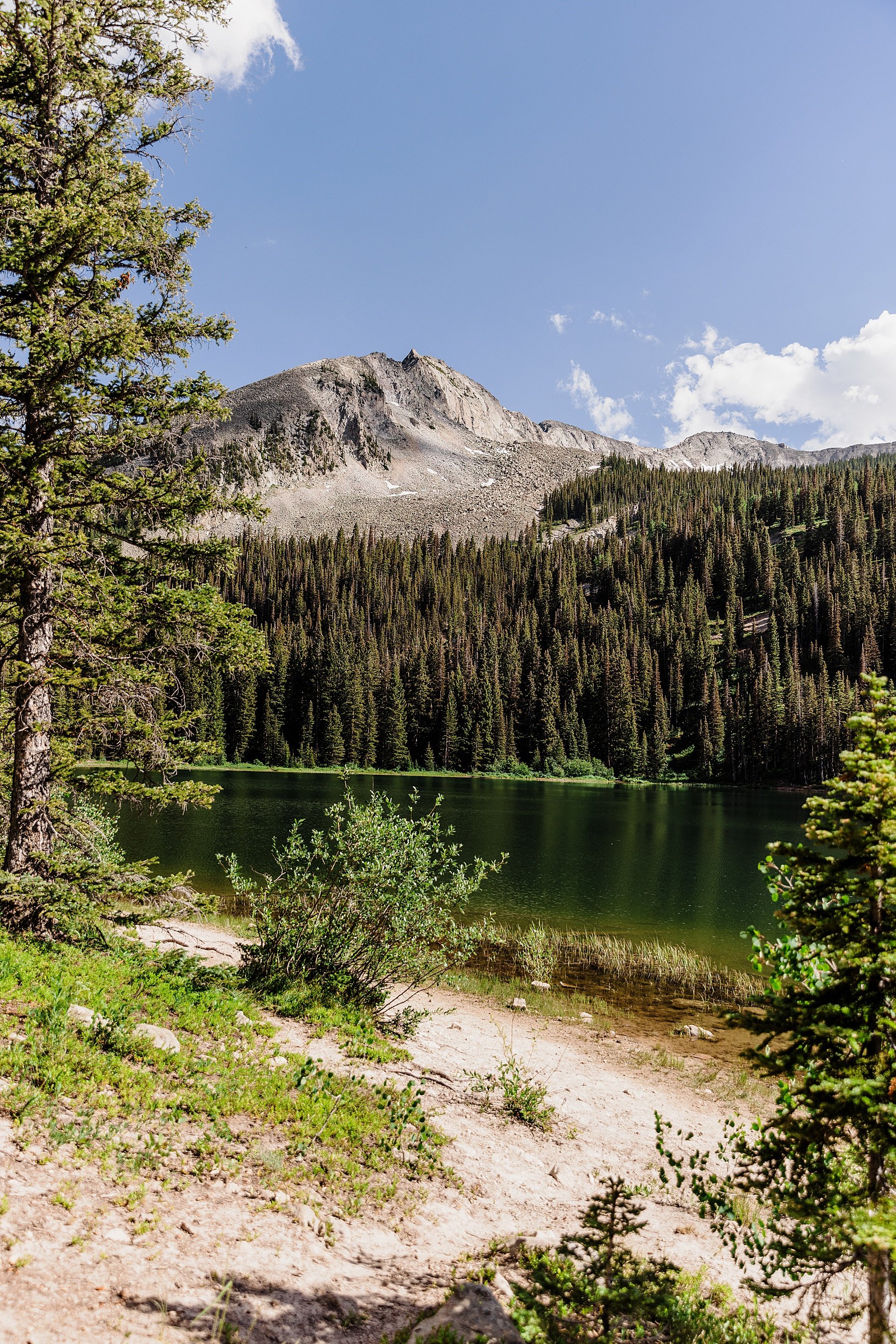 Colorado-Alpine-Lake-Hiking-Elopement-in-Crested-Butte_0009.jpg