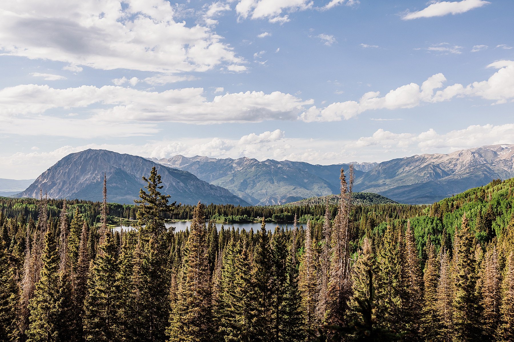 Colorado-Alpine-Lake-Hiking-Elopement-in-Crested-Butte_0023.jpg