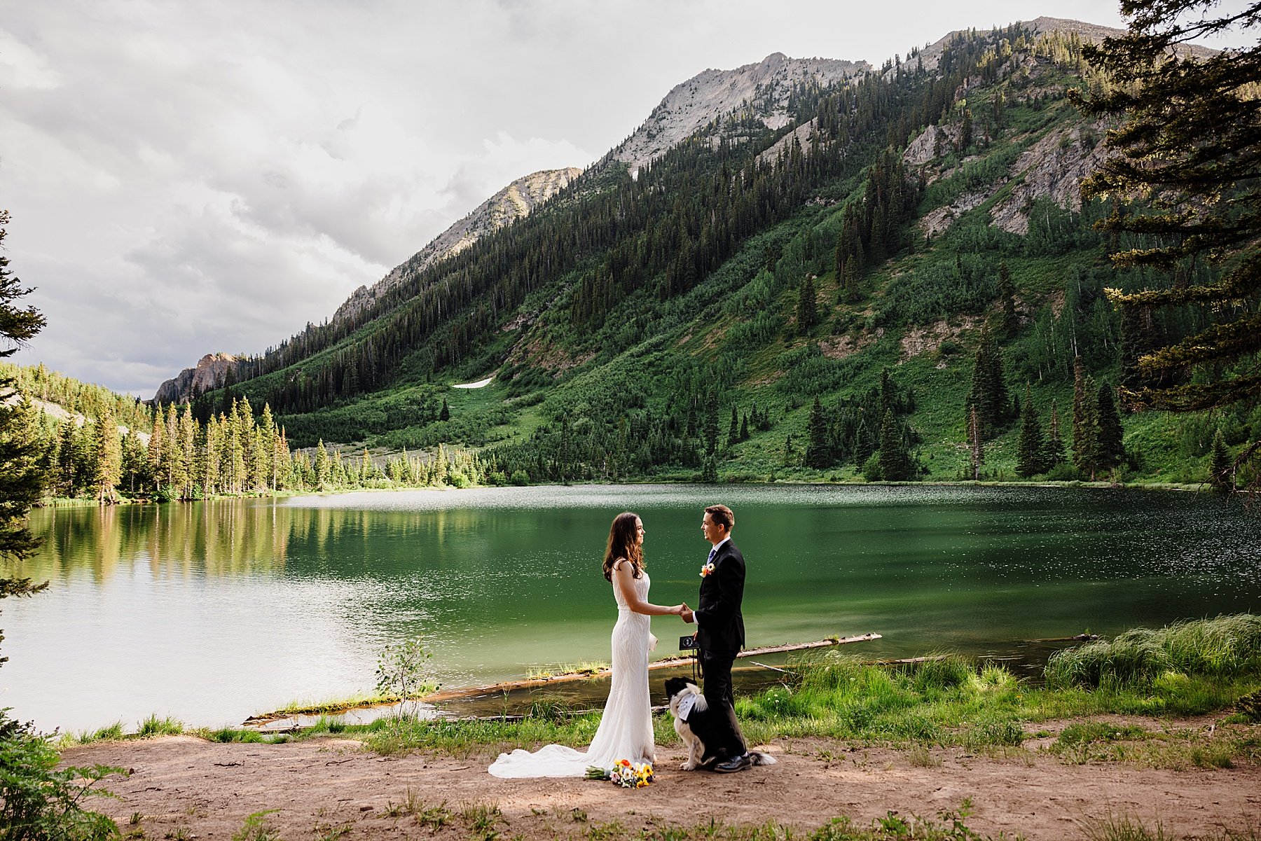 Colorado-Alpine-Lake-Hiking-Elopement-in-Crested-Butte_0025.jpg