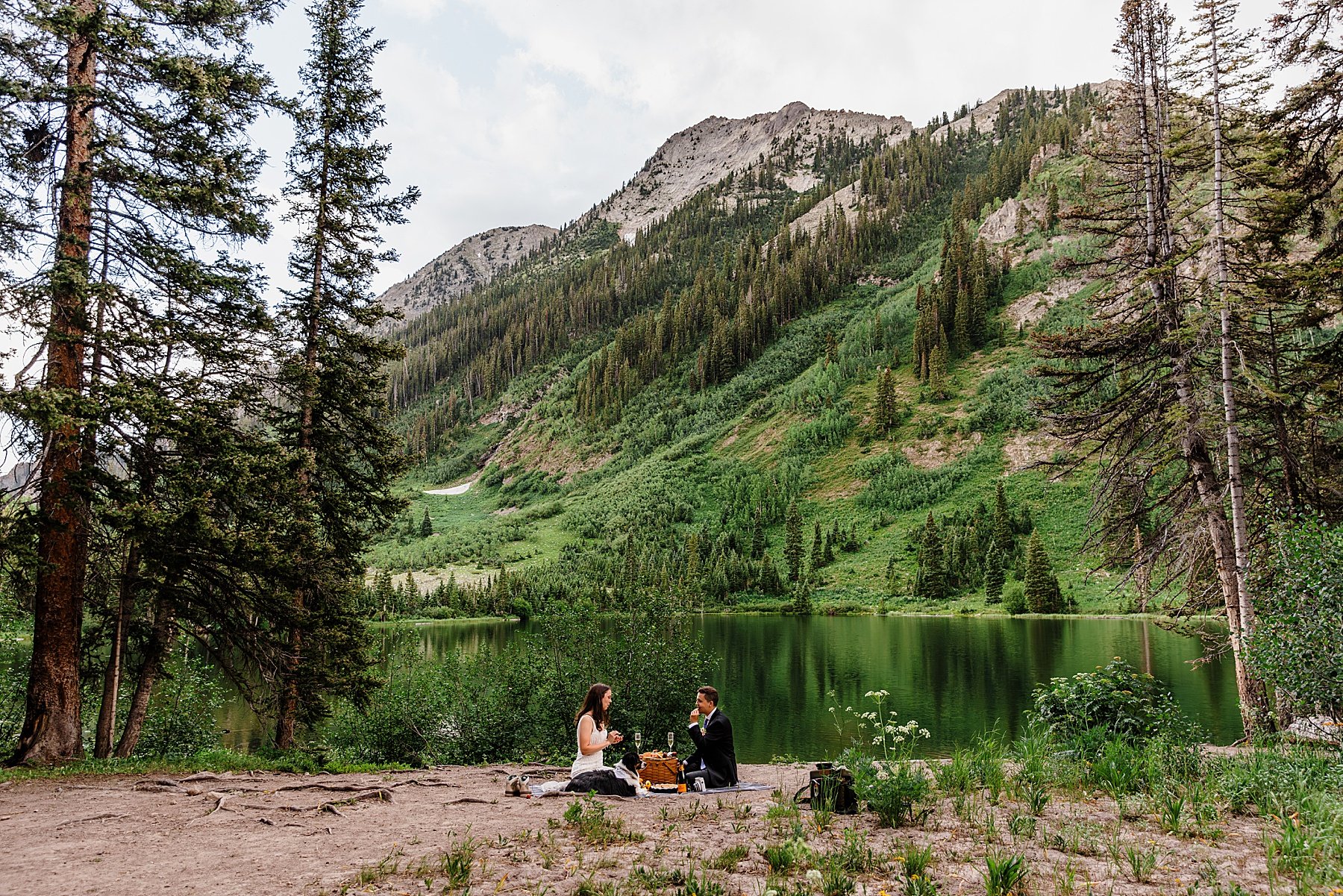 Colorado-Alpine-Lake-Hiking-Elopement-in-Crested-Butte_0060.jpg