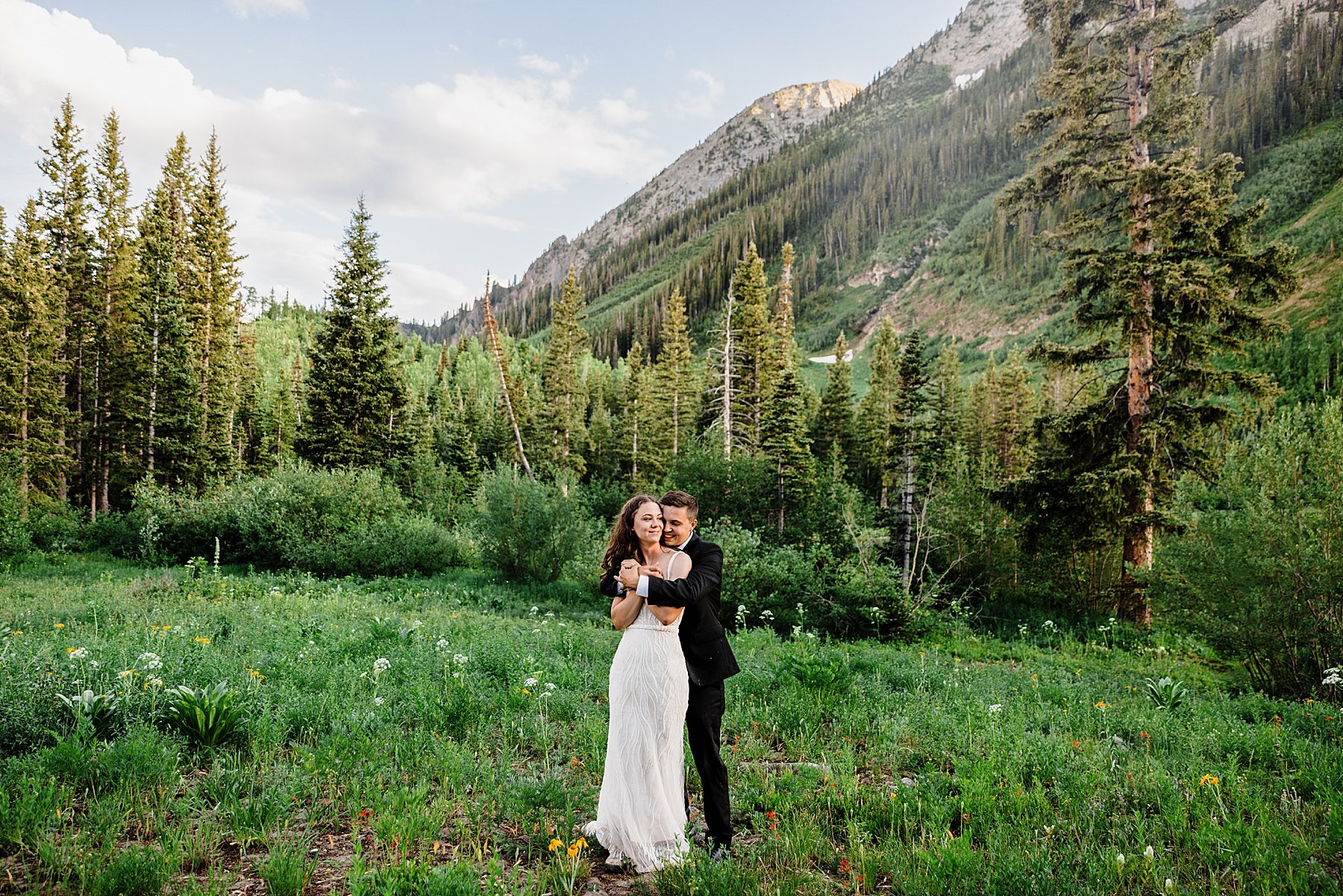 Colorado-Alpine-Lake-Hiking-Elopement-in-Crested-Butte_0068.jpg