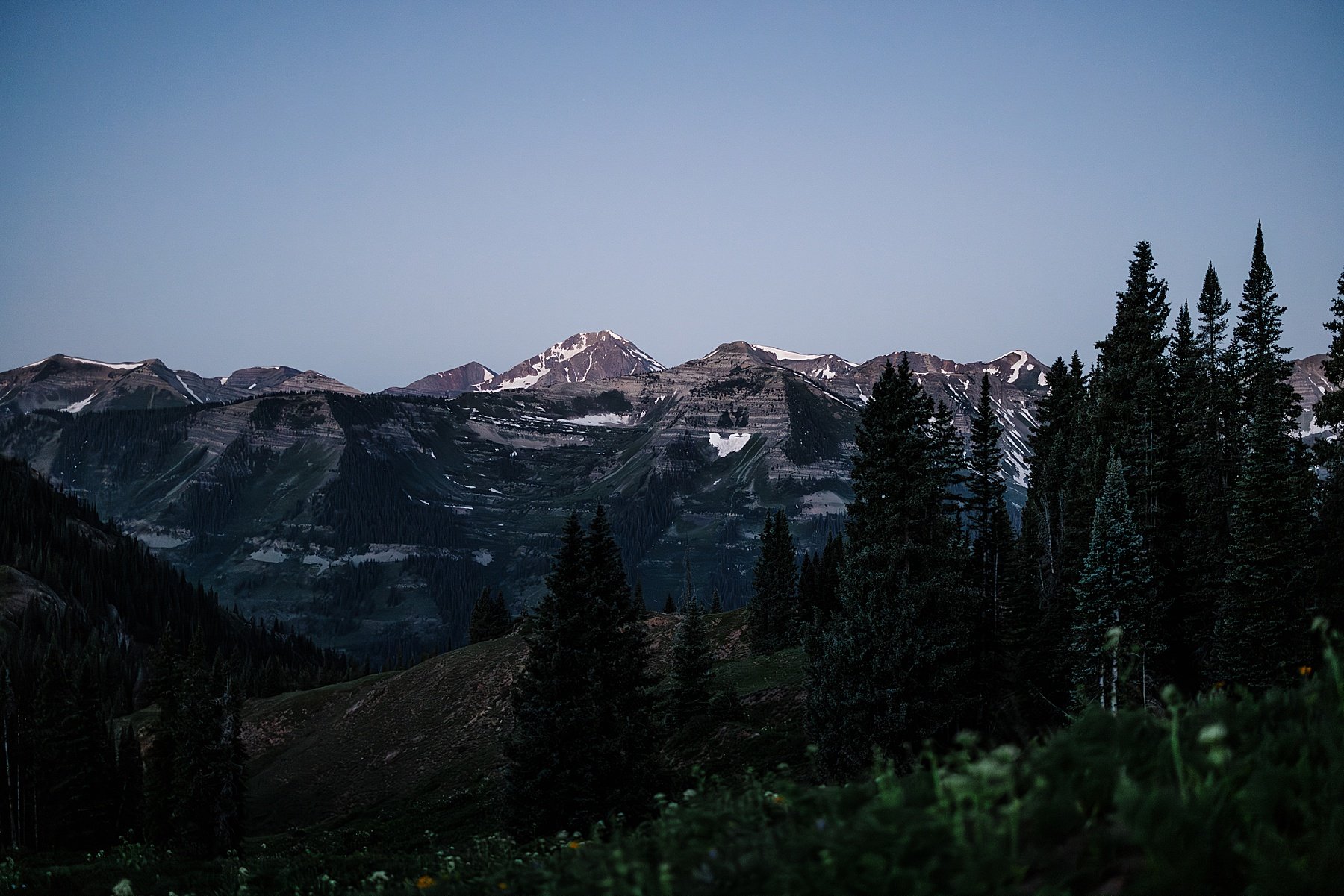 Crested-Butte-Colorado-Elopement-at-Sunrise_0003.jpg