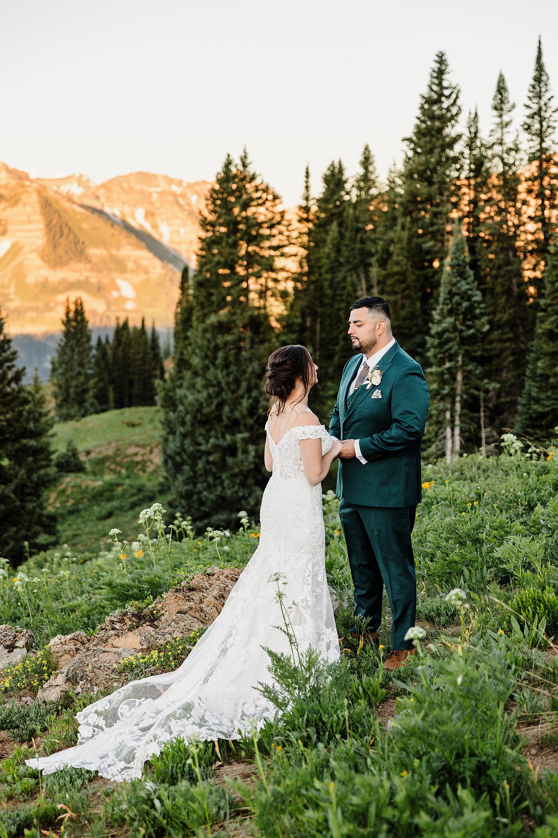 Crested-Butte-Colorado-Elopement-at-Sunrise_0019.jpg