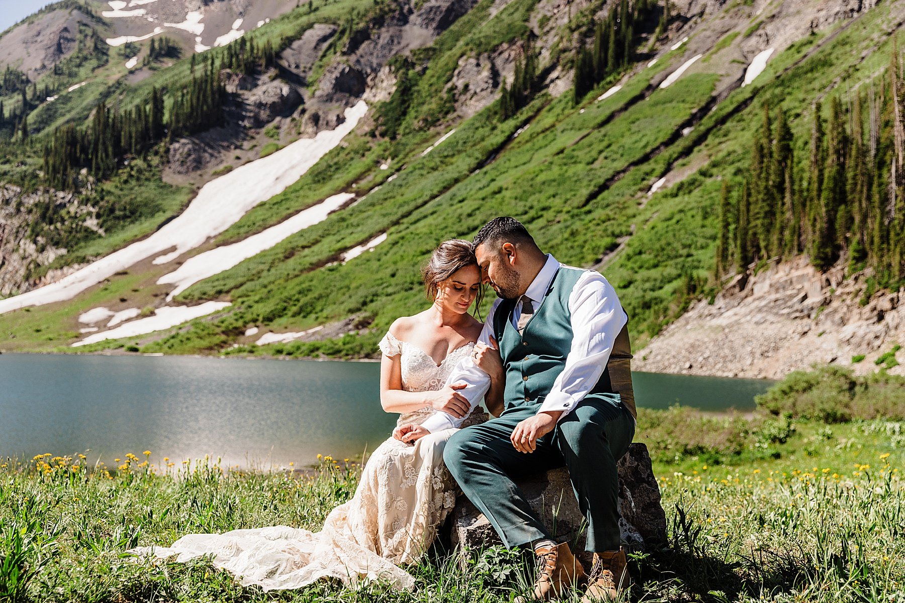 Crested-Butte-Colorado-Elopement-at-Sunrise_0060.jpg