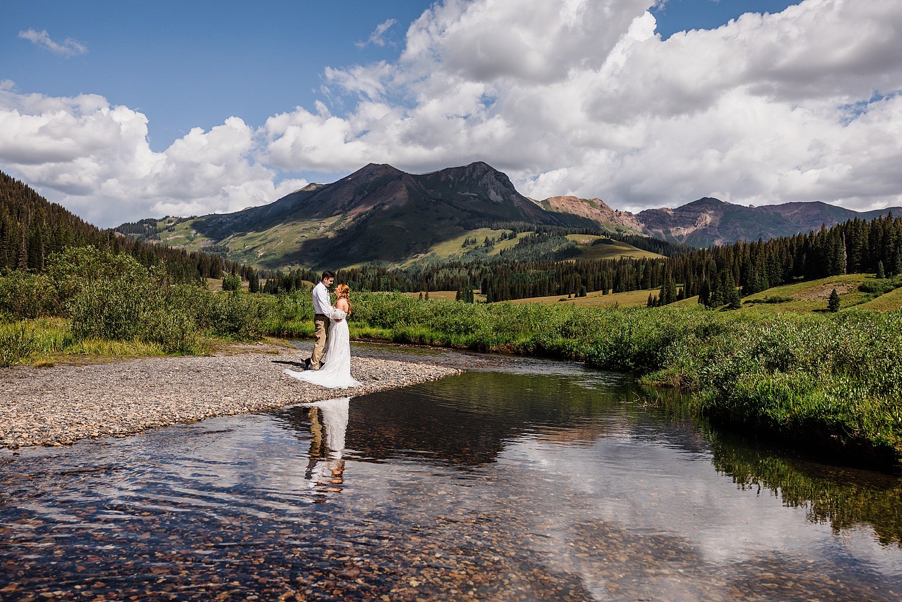 Crested-Butte-Colorado-Elopement-at-Sunrise_0127.jpg