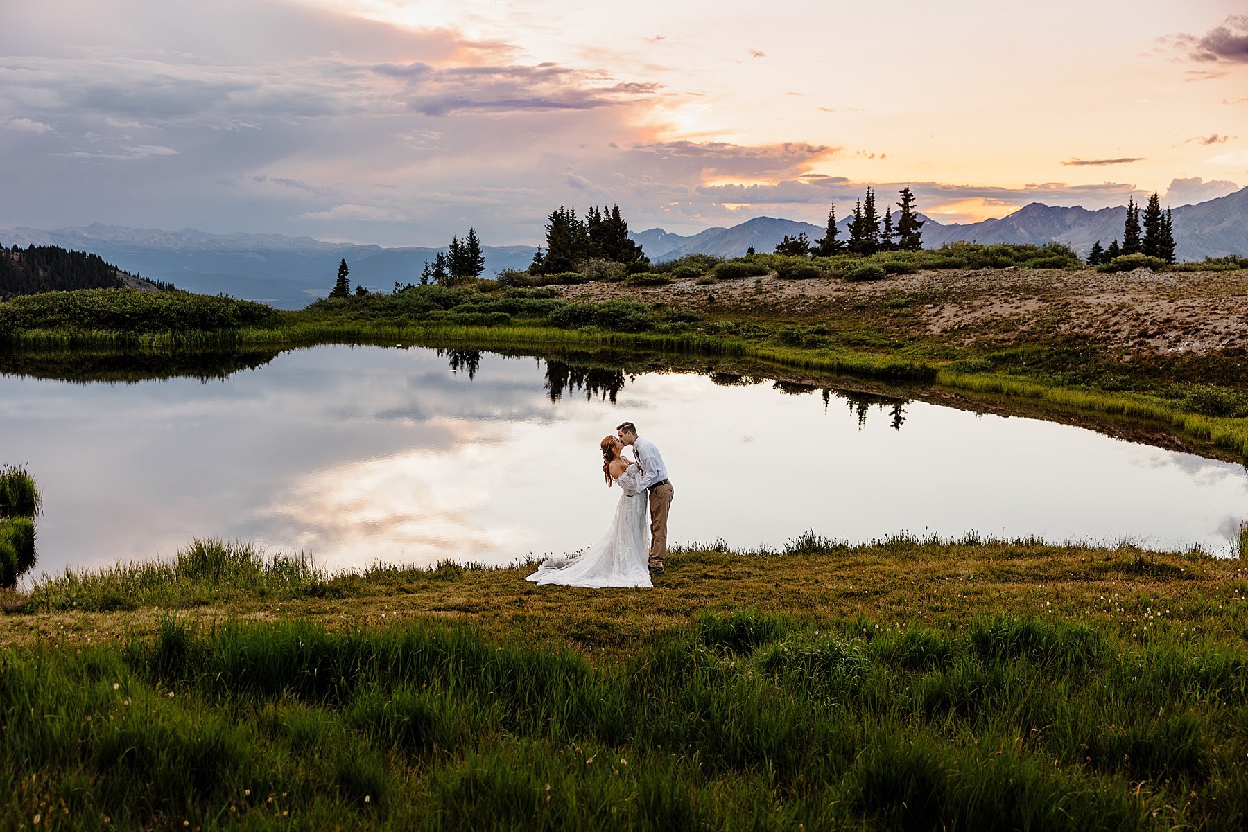 Crested-Butte-Colorado-Elopement-at-Sunrise_0143.jpg