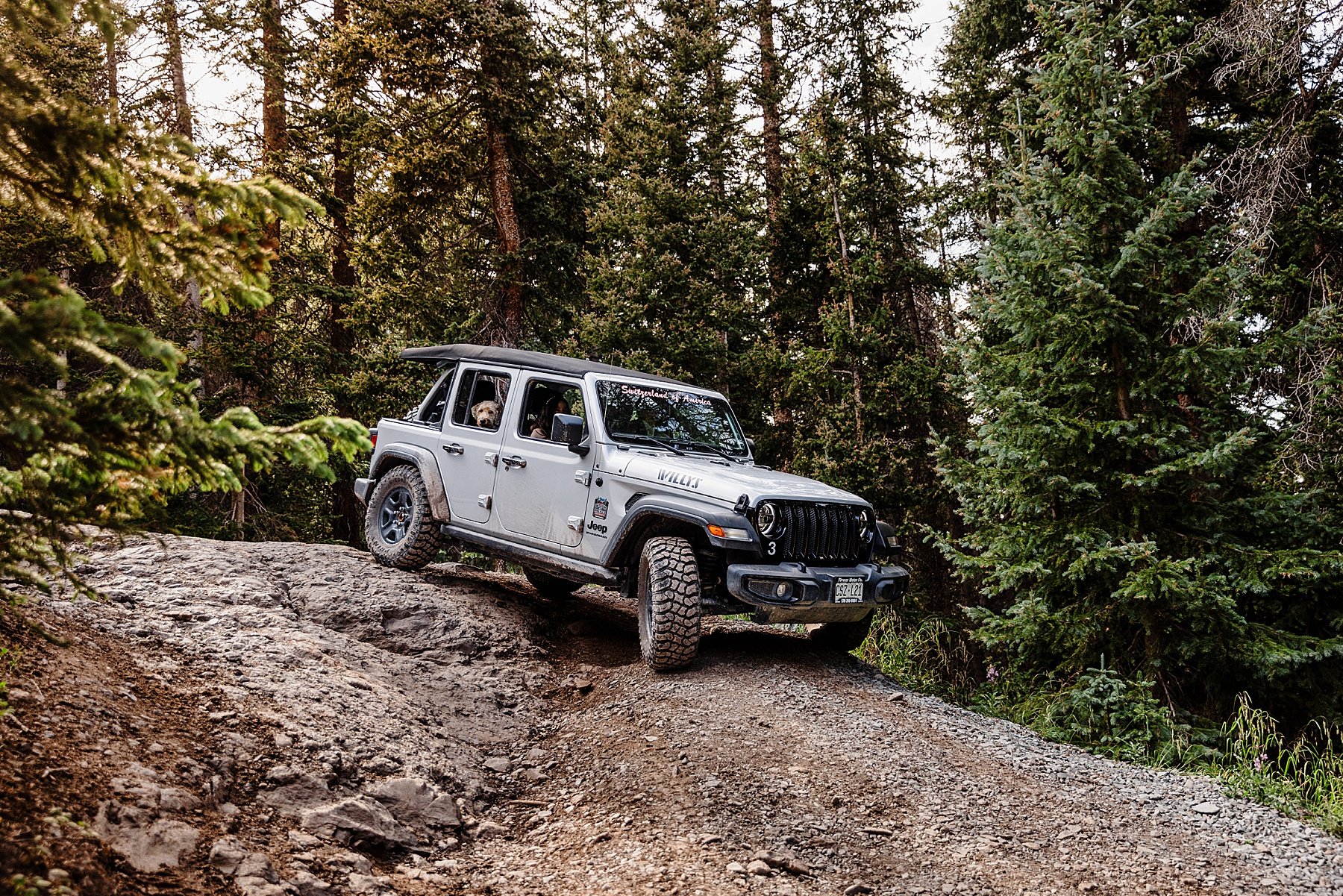 Ouray-Jeep-Elopement-in-Colorado_0040.jpg