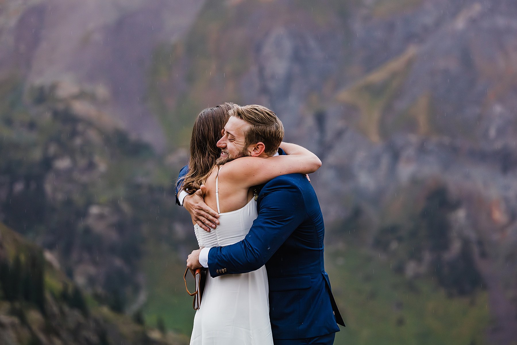 Sunrise-Ouray-Jeep-Elopement-in-Colorado_0021.jpg