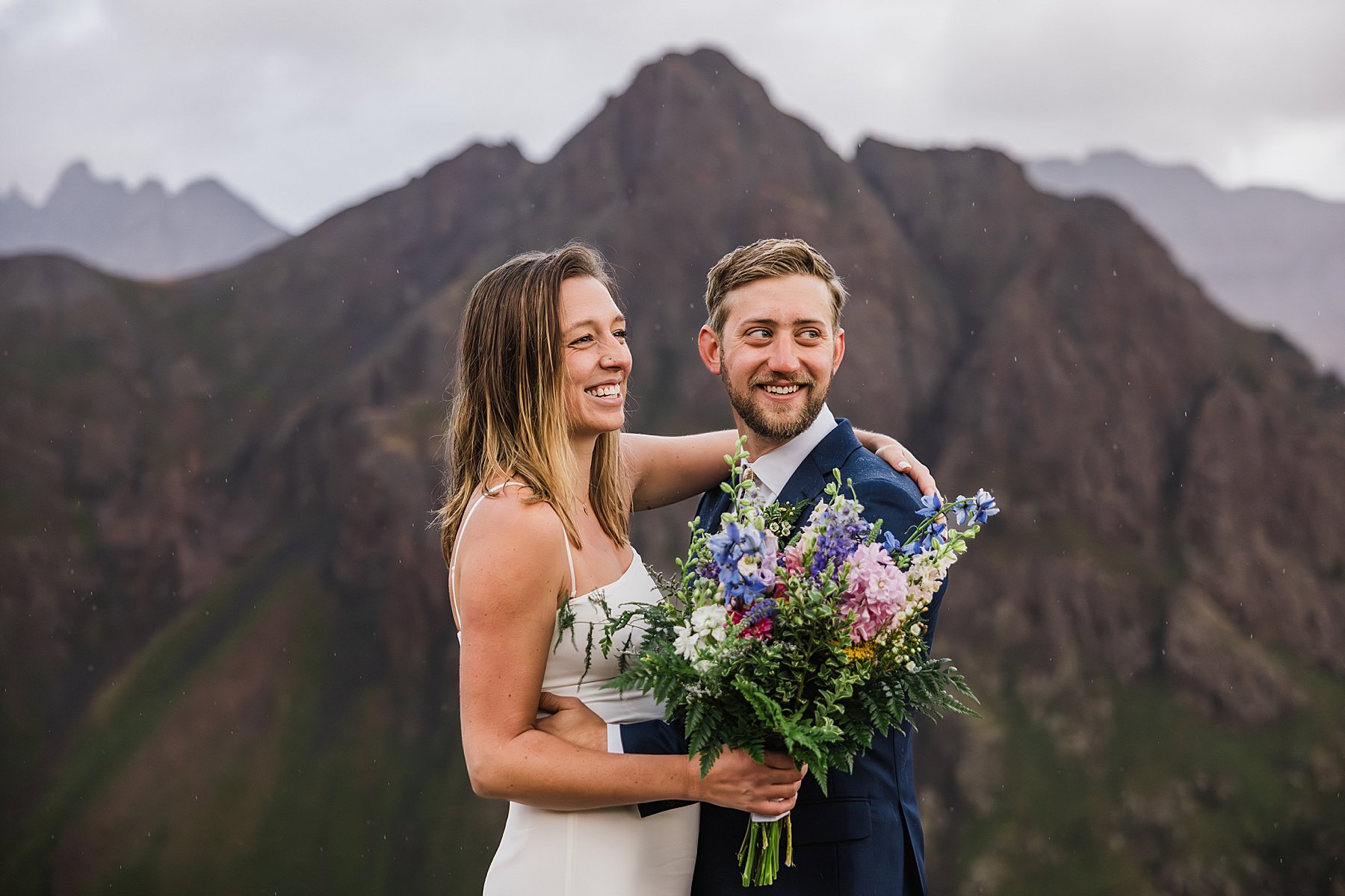 Sunrise-Ouray-Jeep-Elopement-in-Colorado_0029.jpg