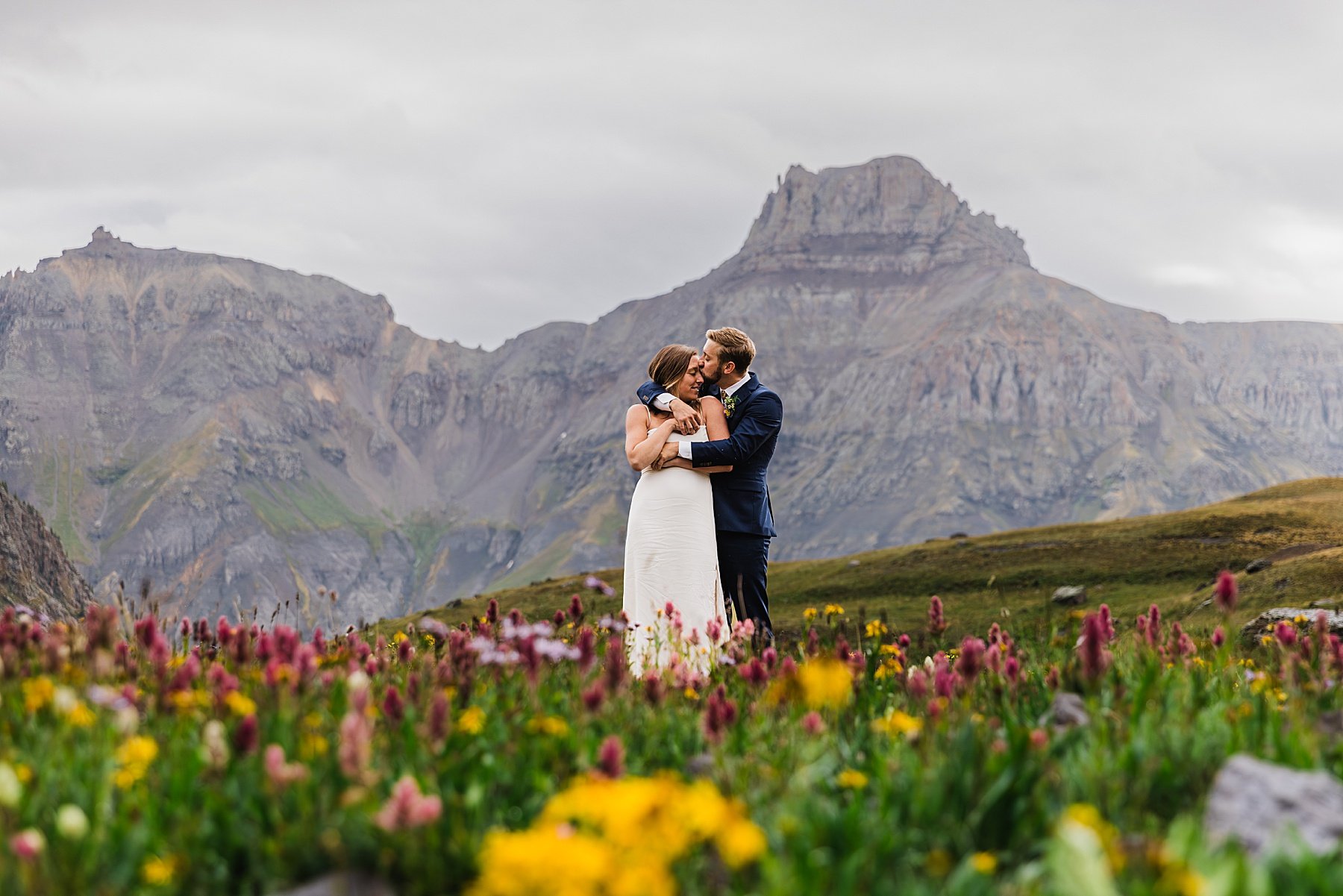 Sunrise-Ouray-Jeep-Elopement-in-Colorado_0037.jpg