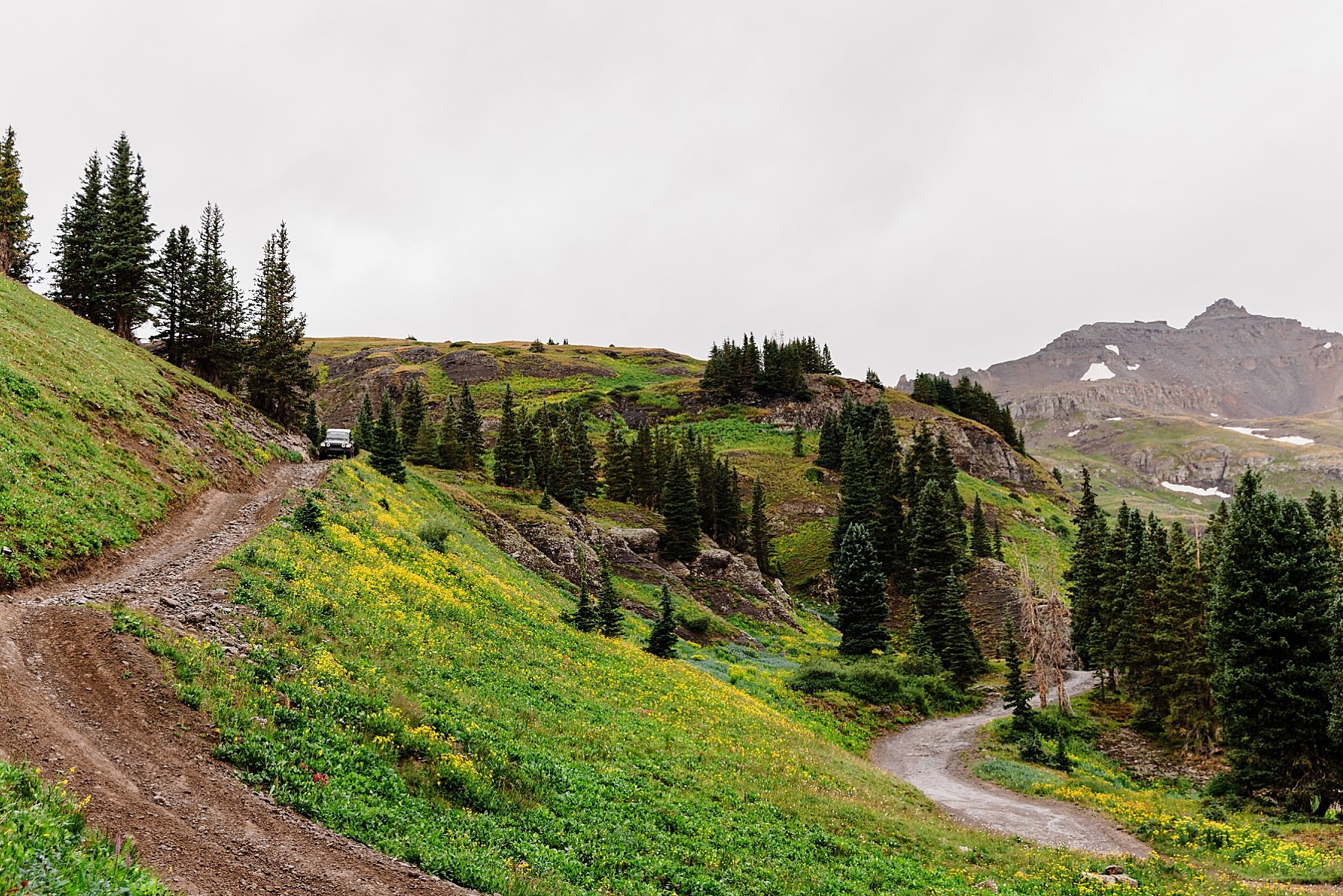 Sunrise-Ouray-Jeep-Elopement-in-Colorado_0045.jpg