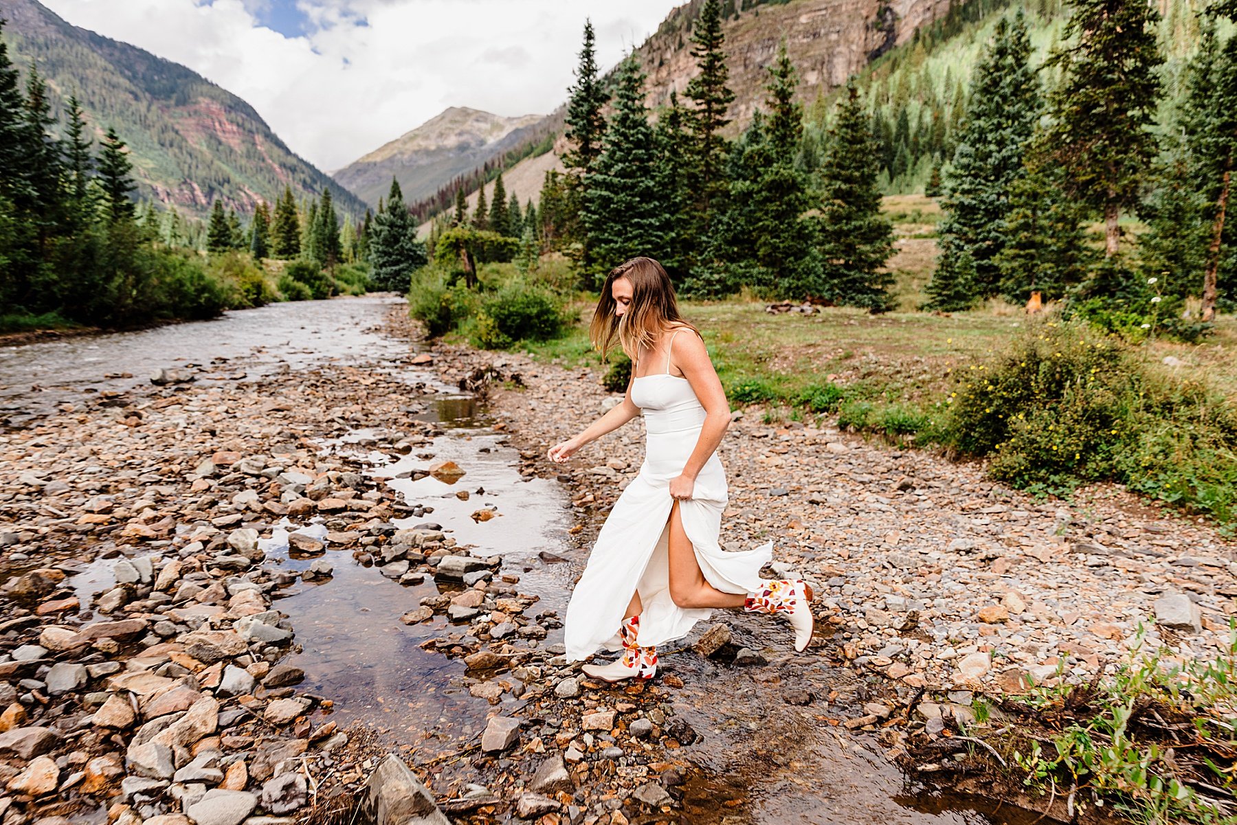 Sunrise-Ouray-Jeep-Elopement-in-Colorado_0053.jpg