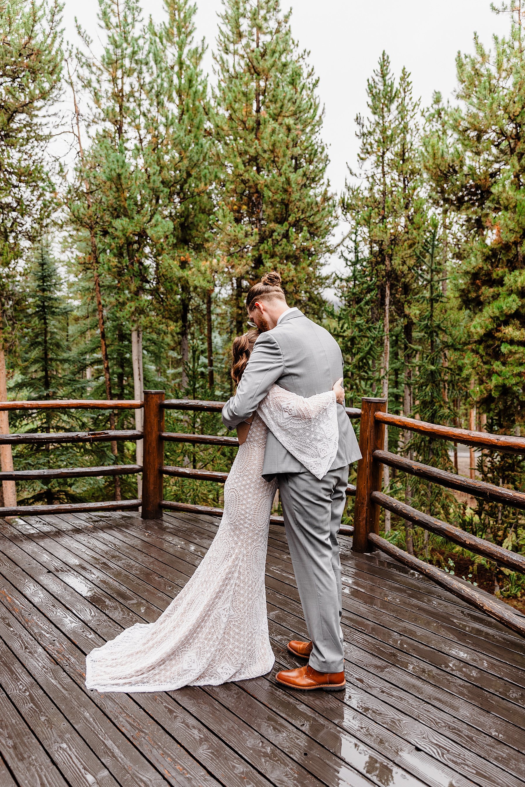 Snowy-Fall-Elopement-in-Breckenridge-Colorado_0011.jpg