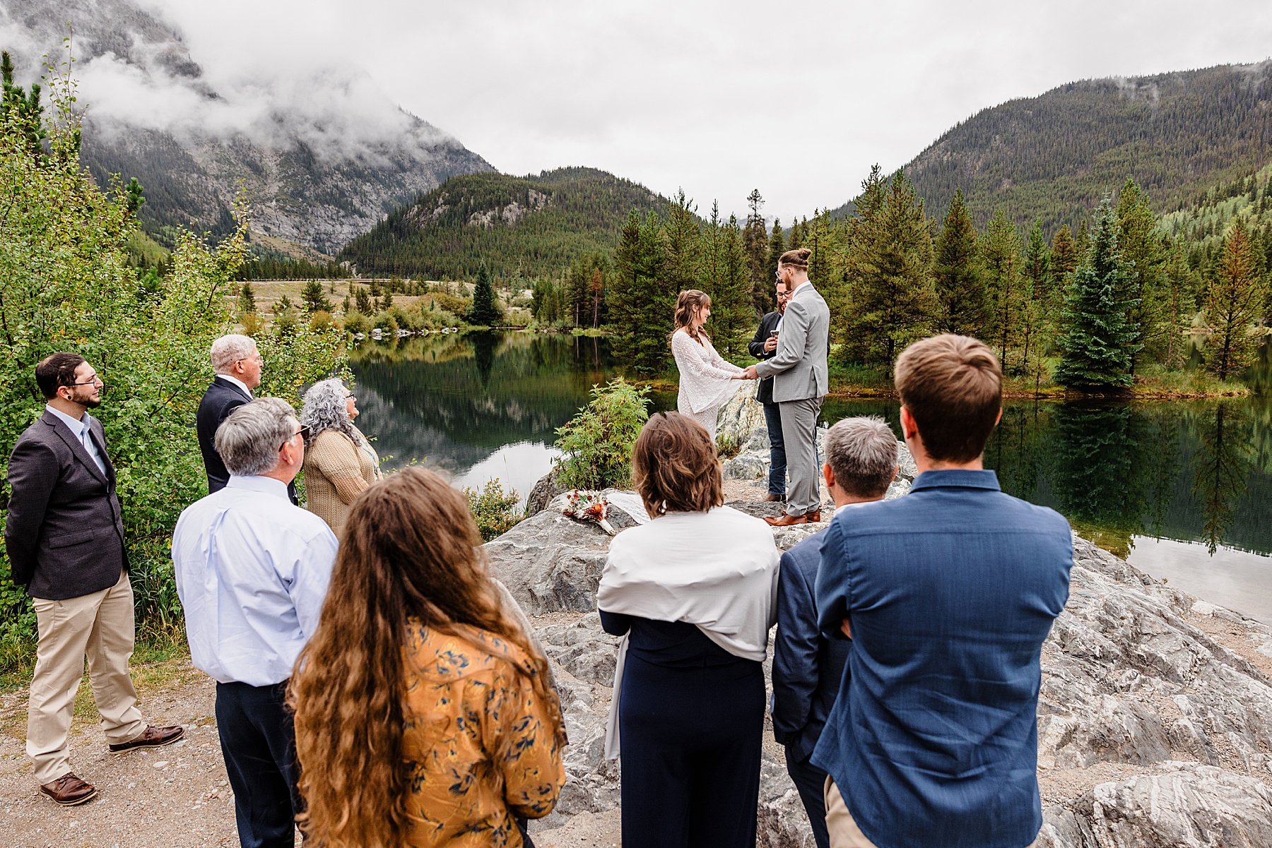 Snowy-Fall-Elopement-in-Breckenridge-Colorado_0021.jpg