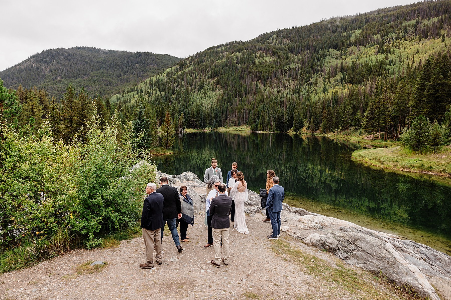 Snowy-Fall-Elopement-in-Breckenridge-Colorado_0030.jpg