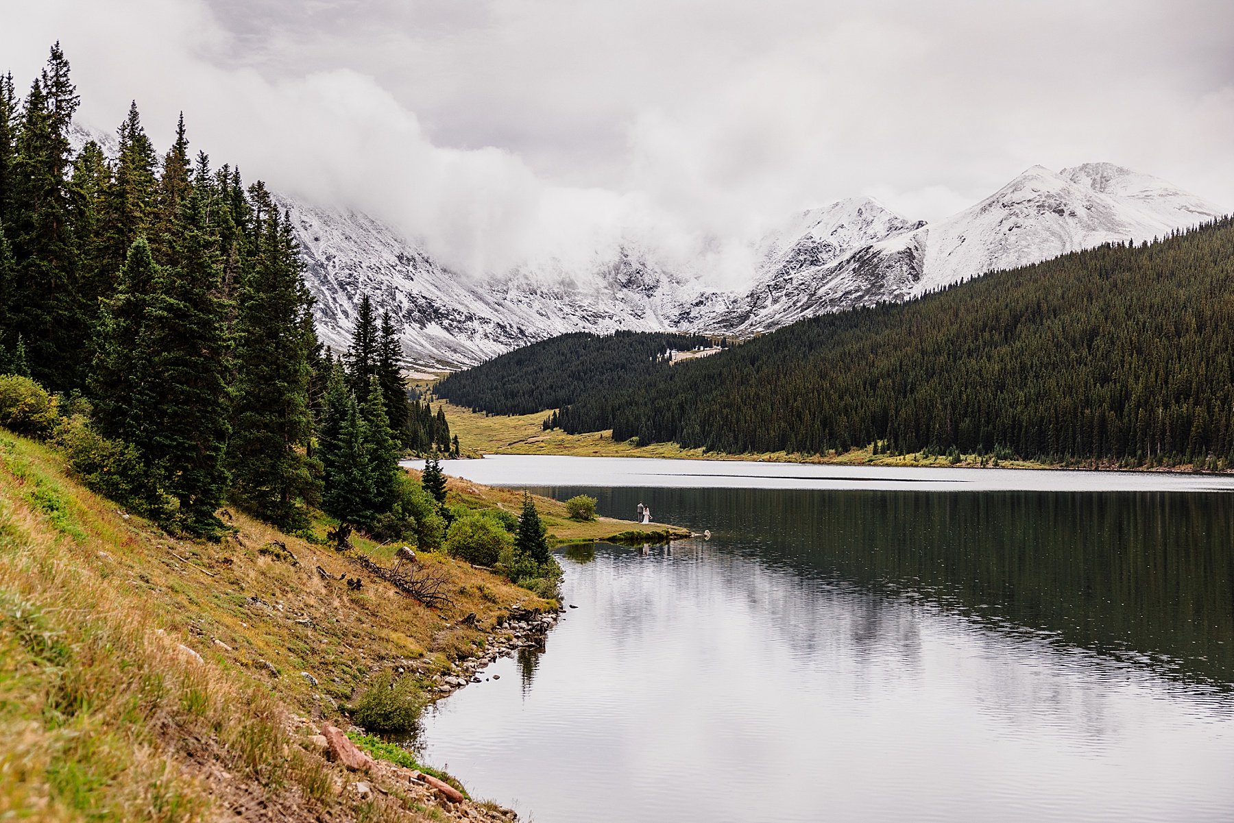 Snowy-Fall-Elopement-in-Breckenridge-Colorado_0043.jpg