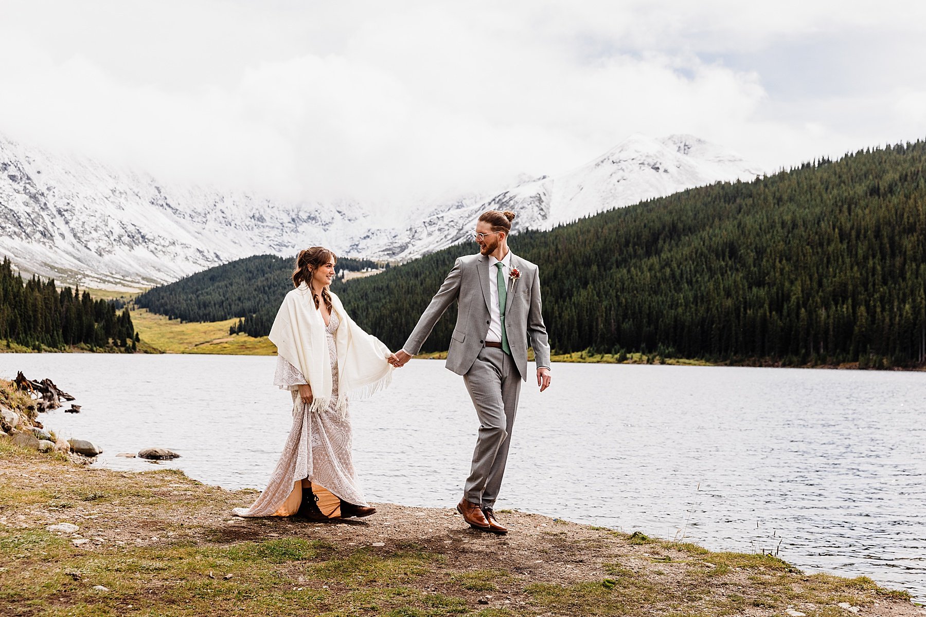 Snowy-Fall-Elopement-in-Breckenridge-Colorado_0046.jpg