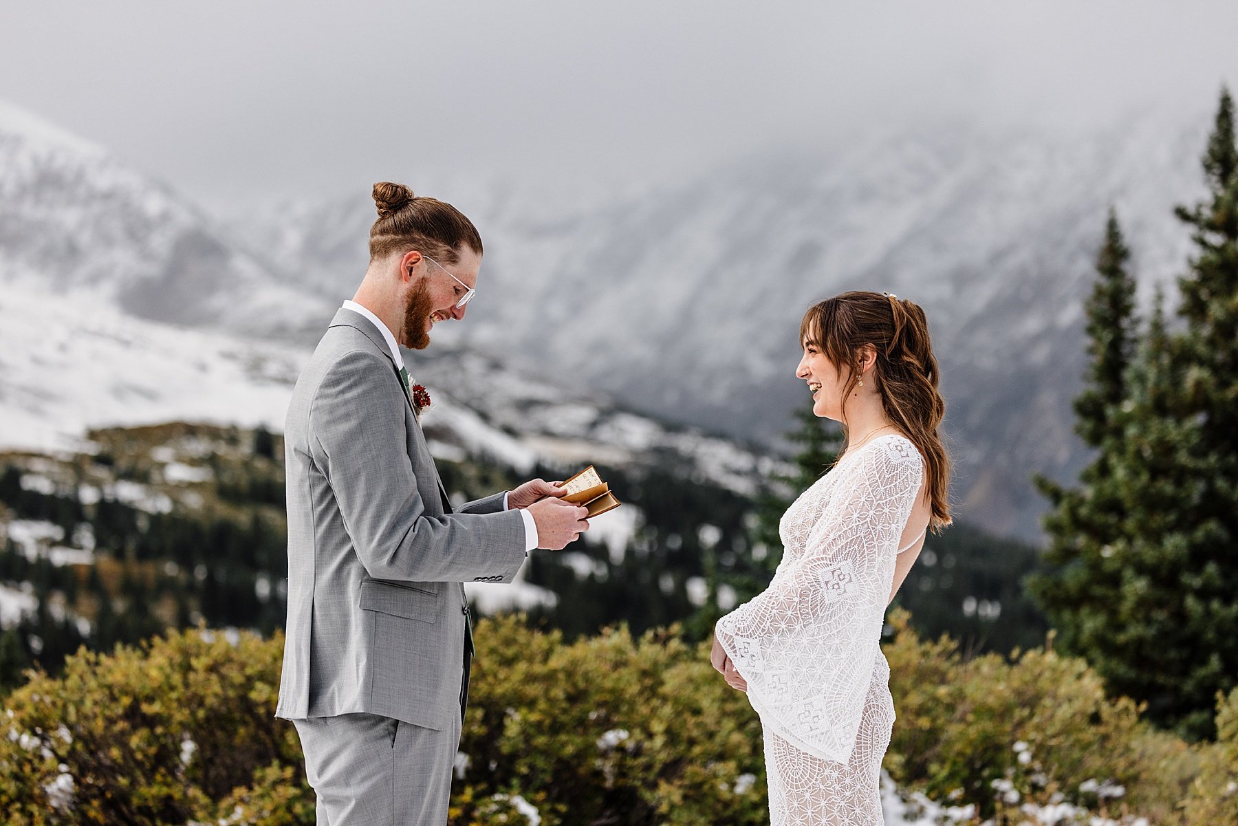 Snowy-Fall-Elopement-in-Breckenridge-Colorado_0059.jpg