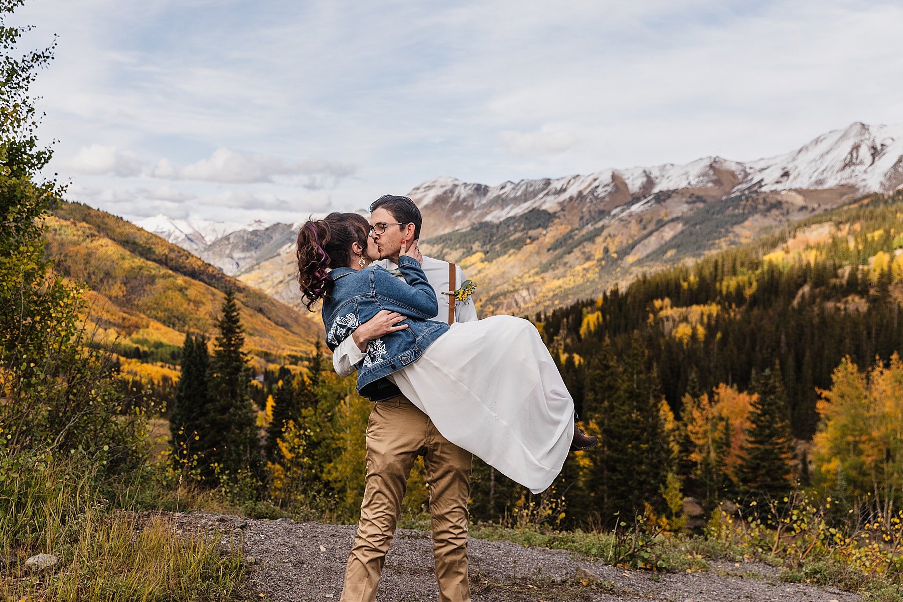 Fall-Ouray-Elopement-in-Colorado-with-Dogs_128.jpg