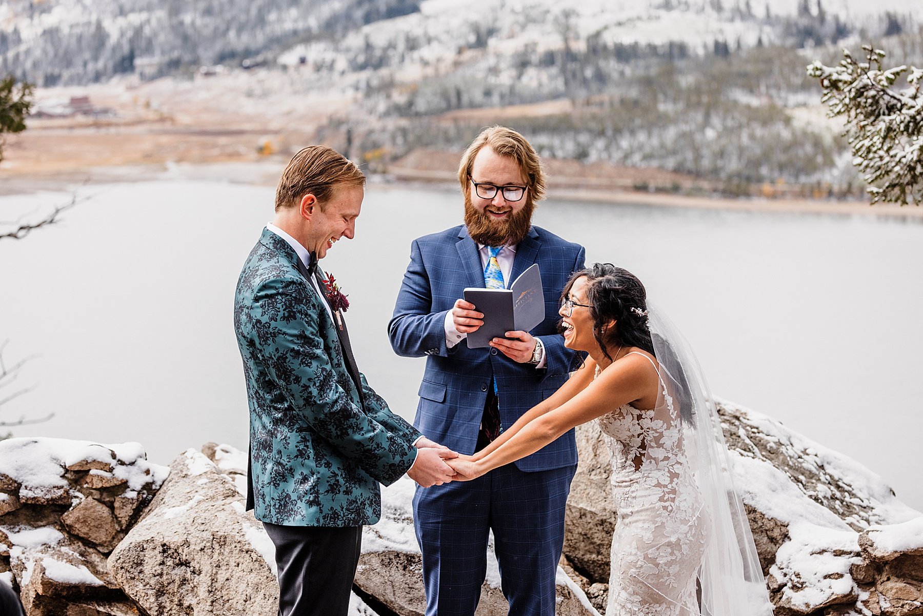 Snowy-Sapphire-Point-Elopement-in-Breckenridge-Colorado_0015.jpg